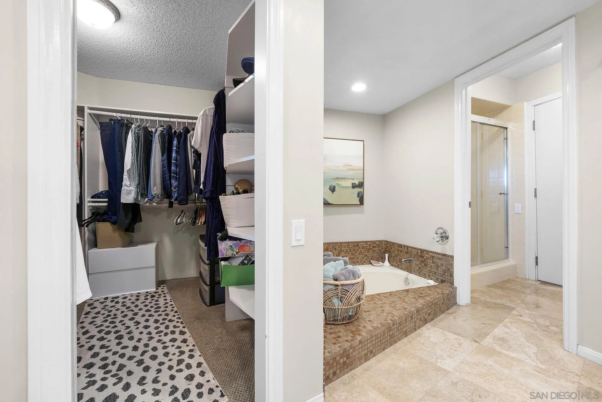 https://cdn.realtyfeed.com/cdn/127/260002577/c5d06494bb1a0b0c439ad780b3563ebb.webp
