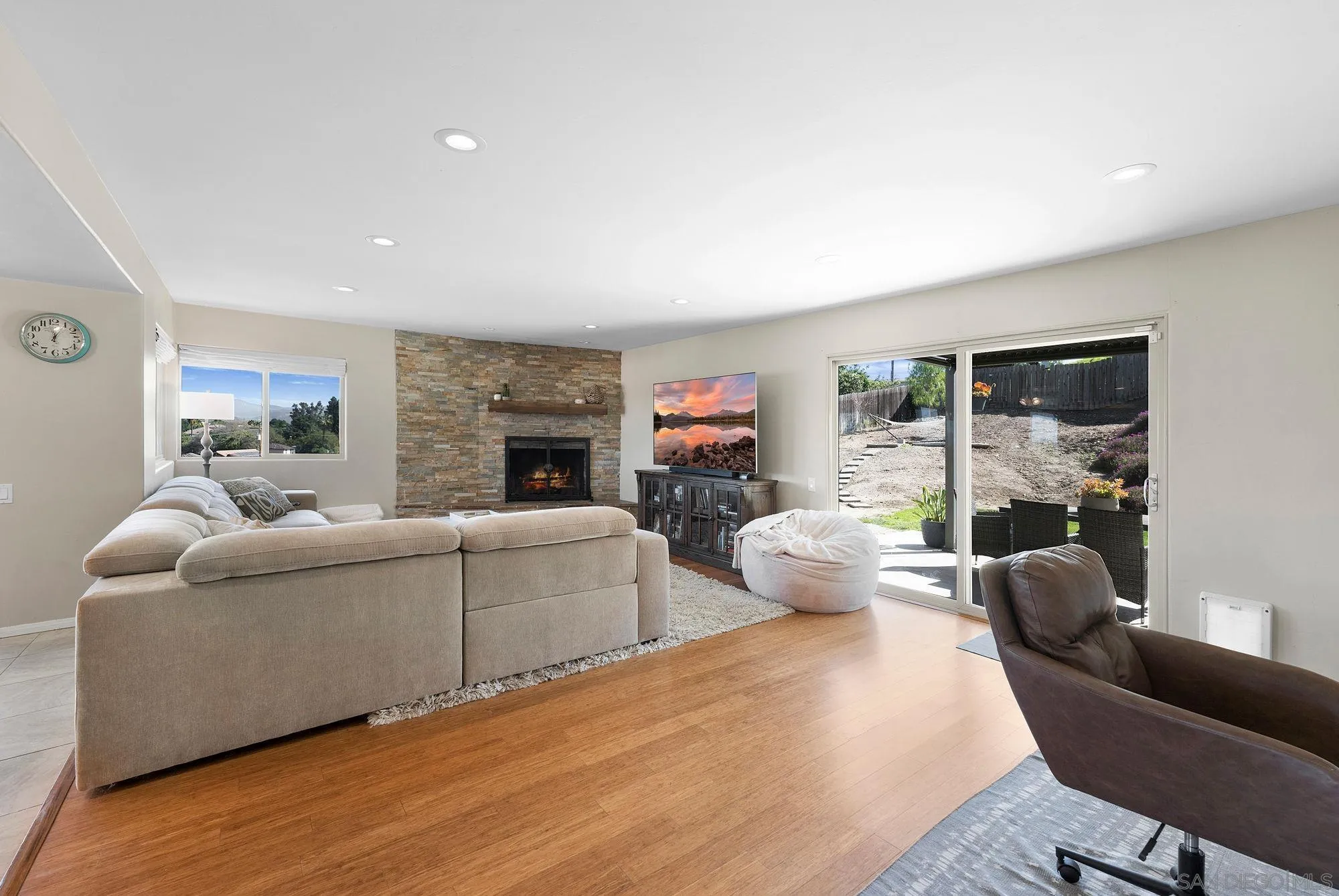 https://cdn.realtyfeed.com/cdn/127/260002577/d8e96a254275a51d82333de9a5fc7959.webp