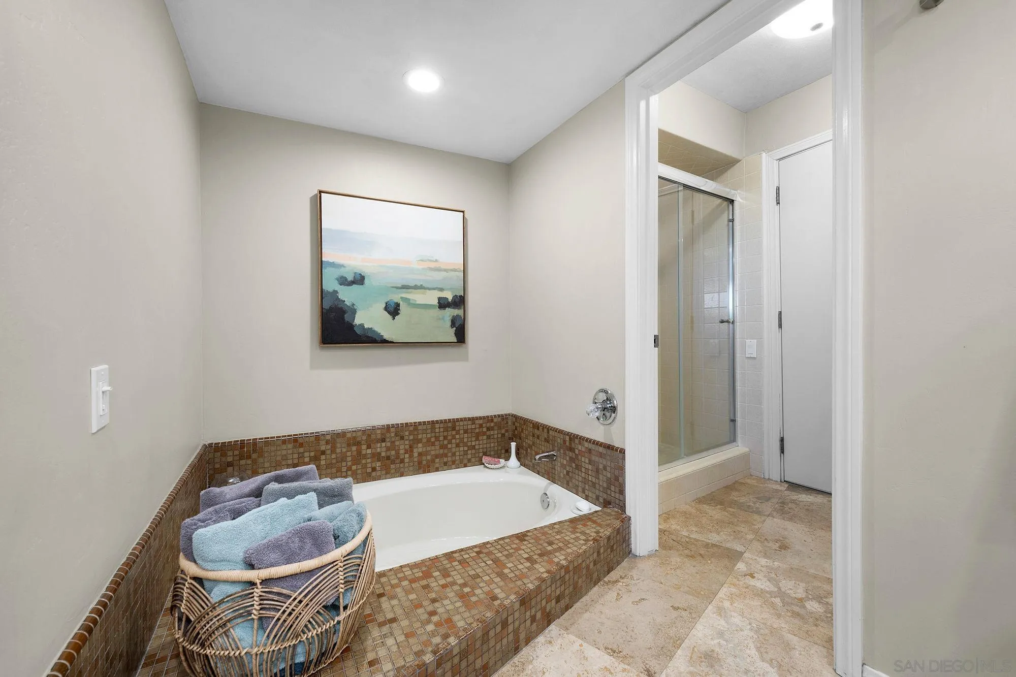 https://cdn.realtyfeed.com/cdn/127/260002577/fb647ab53c8ca0b032a4dd9af85a9c33.webp