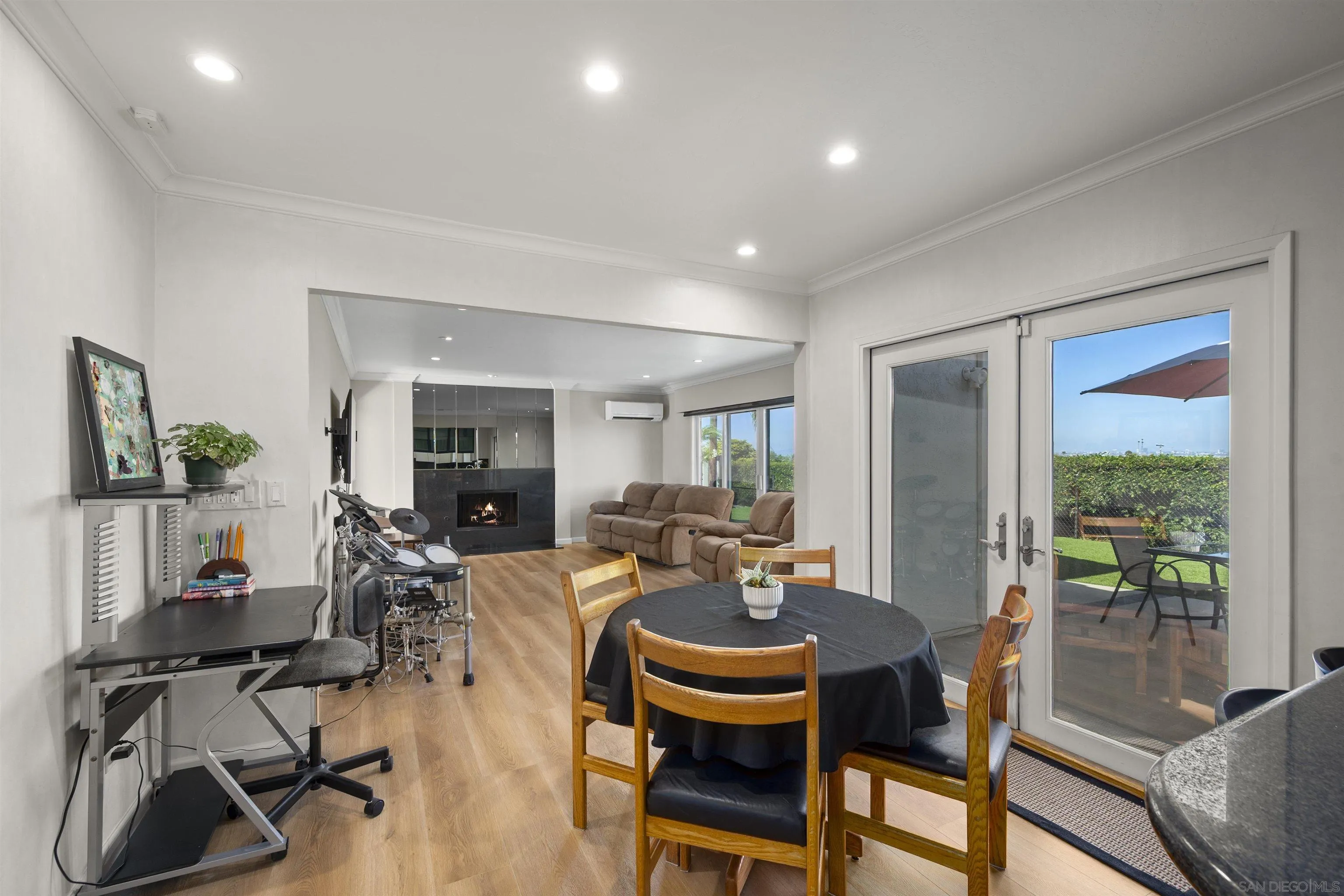 https://cdn.realtyfeed.com/cdn/127/260002579/28bc9a6f3a27b78ddacbca22d87594e6.webp
