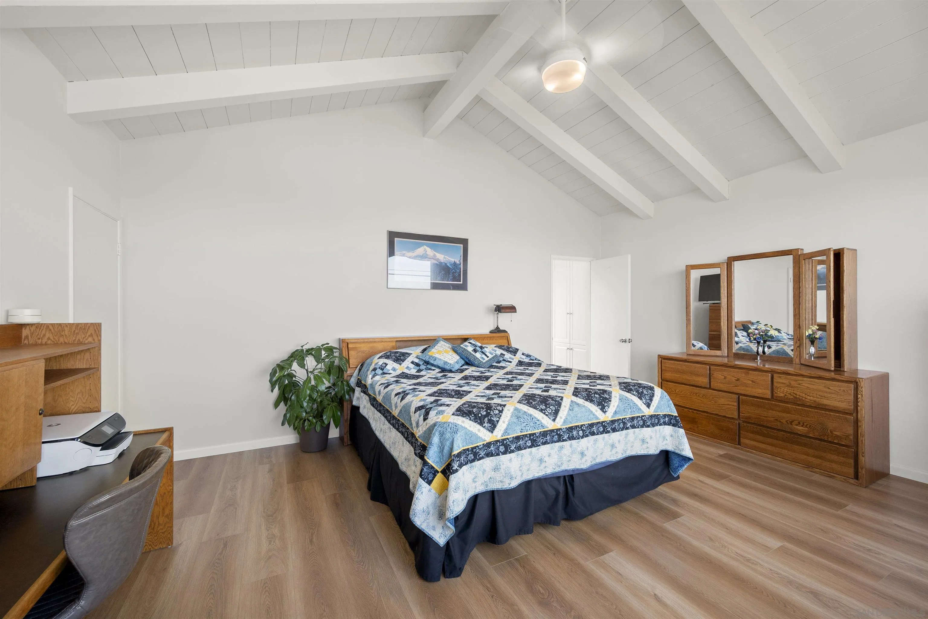 https://cdn.realtyfeed.com/cdn/127/260002579/662fb9afe2ea0fd1662e0915ef621801.webp