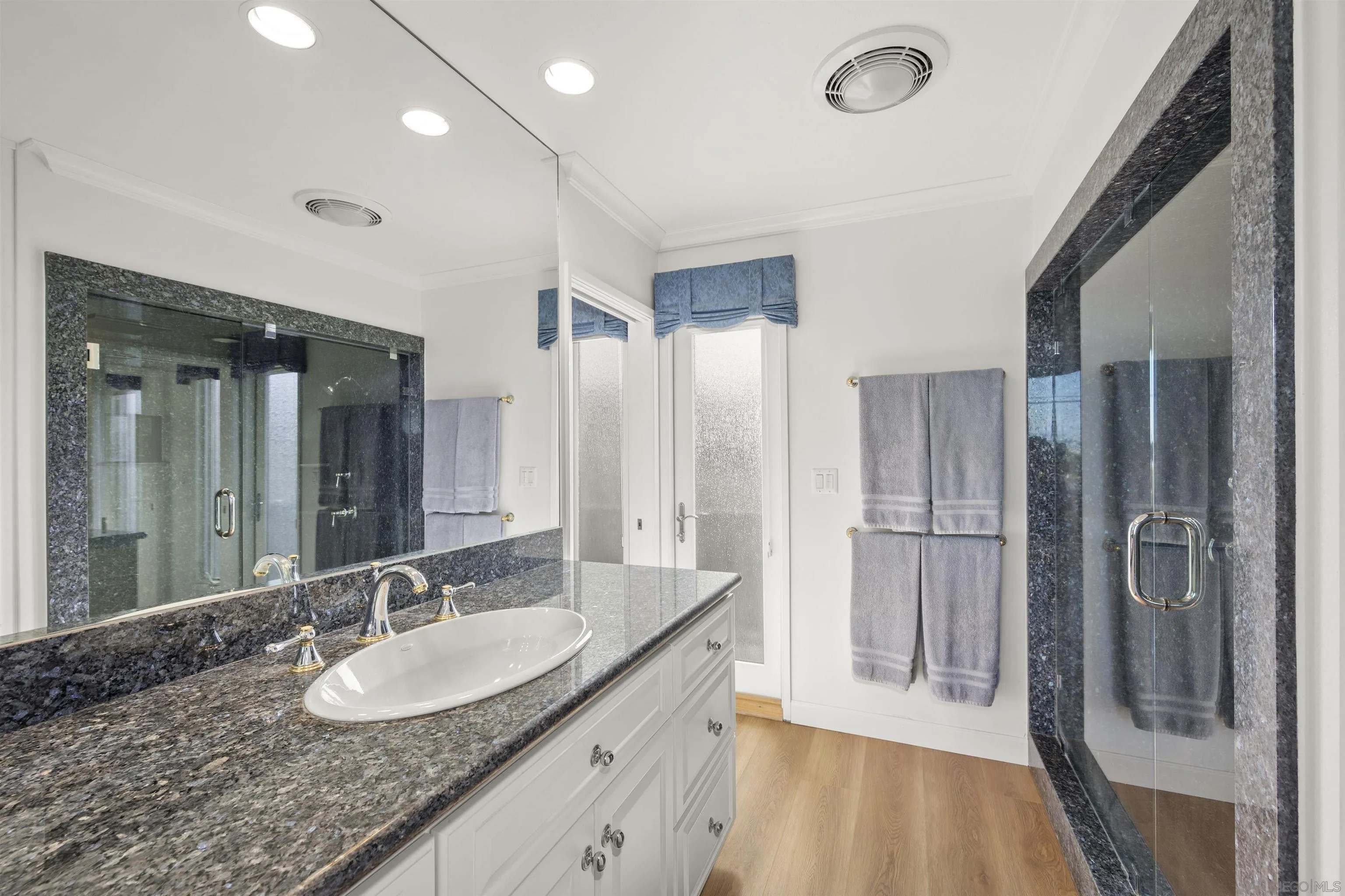 https://cdn.realtyfeed.com/cdn/127/260002579/860a9a1b9c2684befbbc924b1913e0aa.webp