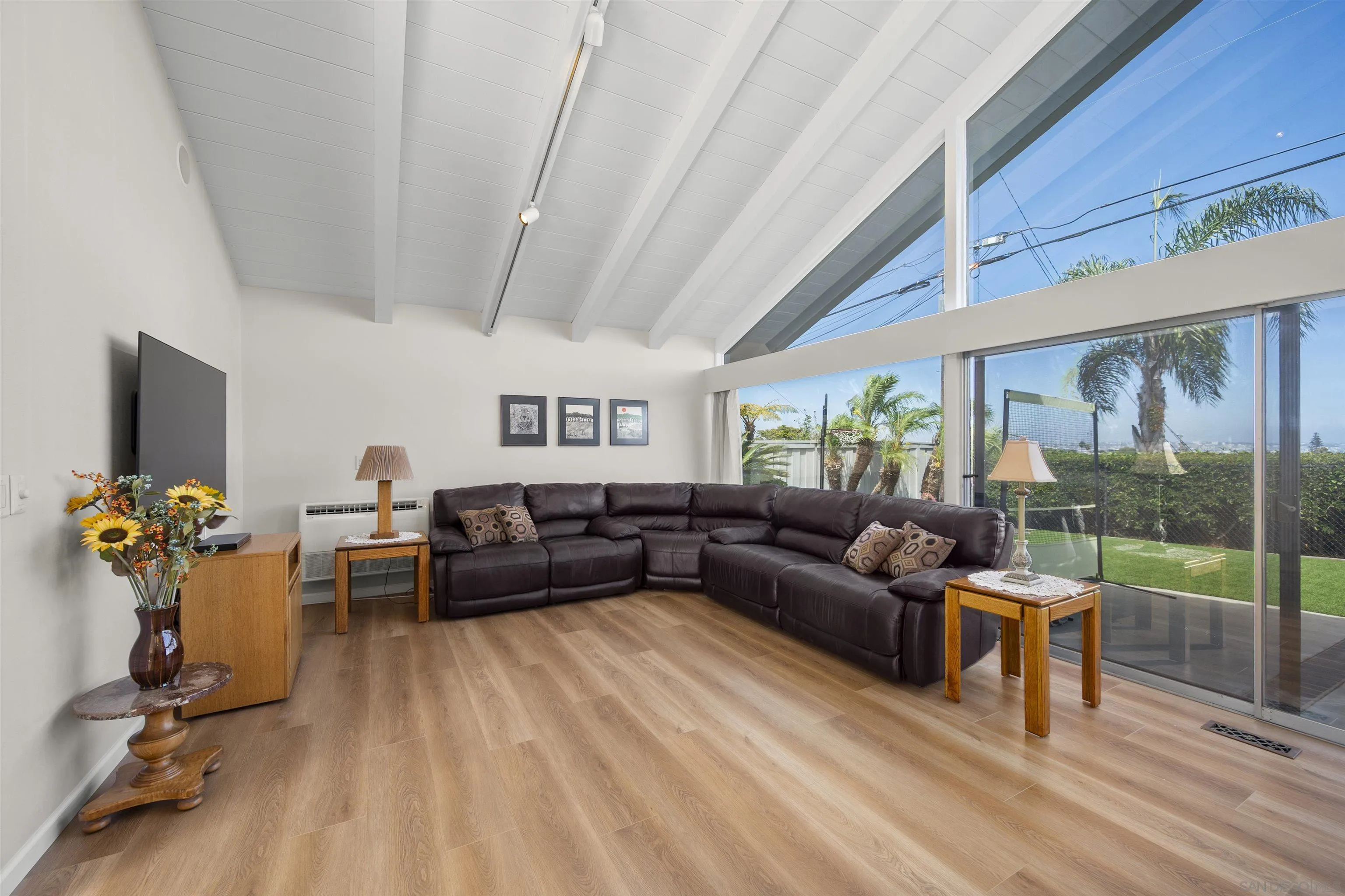 https://cdn.realtyfeed.com/cdn/127/260002579/950d24f3fb8225191a022e649de0e78c.webp
