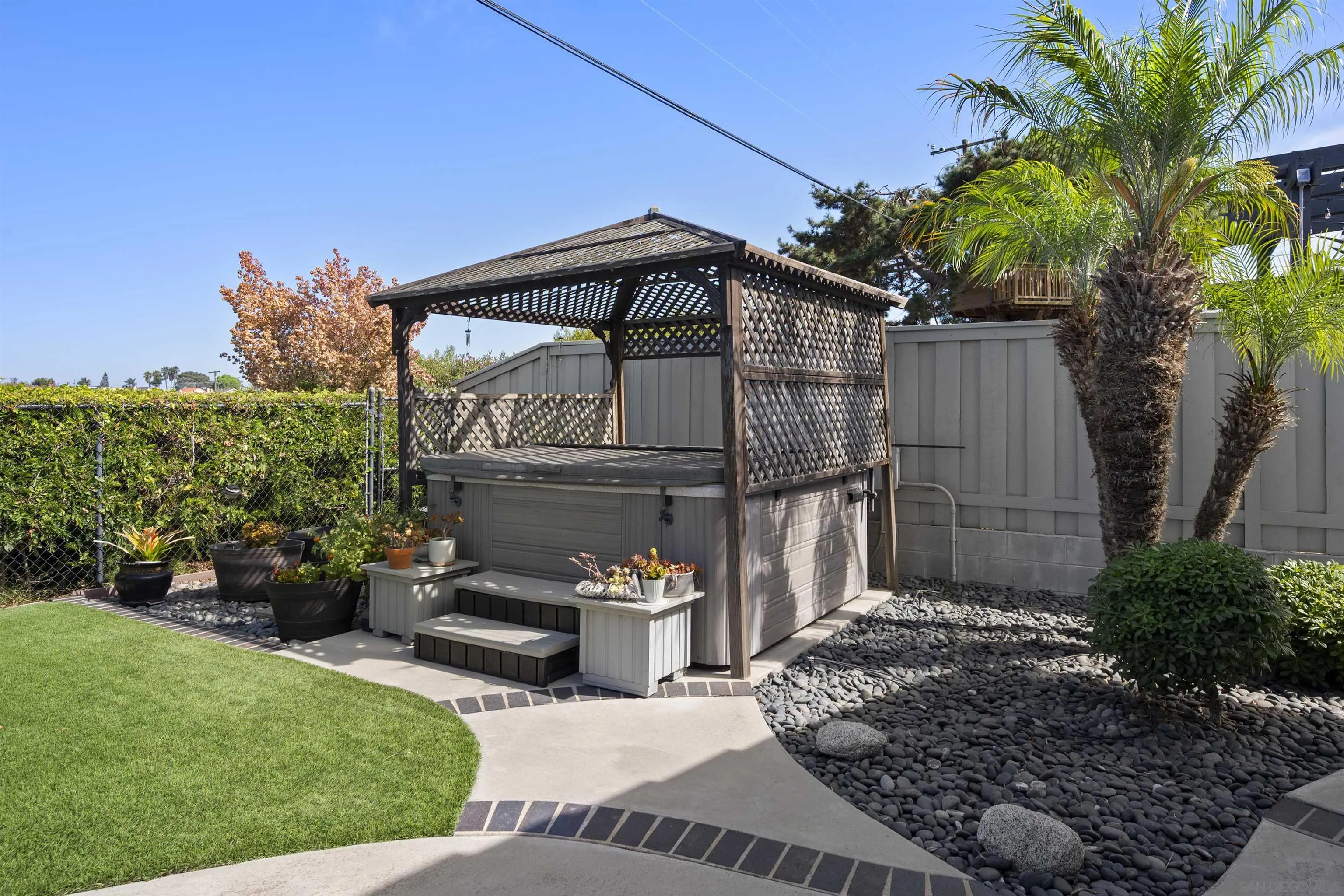 https://cdn.realtyfeed.com/cdn/127/260002579/af26c6982dd07fcb3454d1824f52b8c4.webp