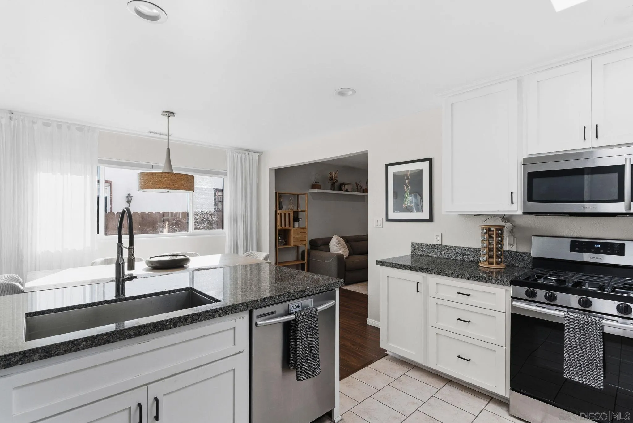 https://cdn.realtyfeed.com/cdn/127/260002585/55b38456d8e09cc18c0639f5e8119d9e.webp