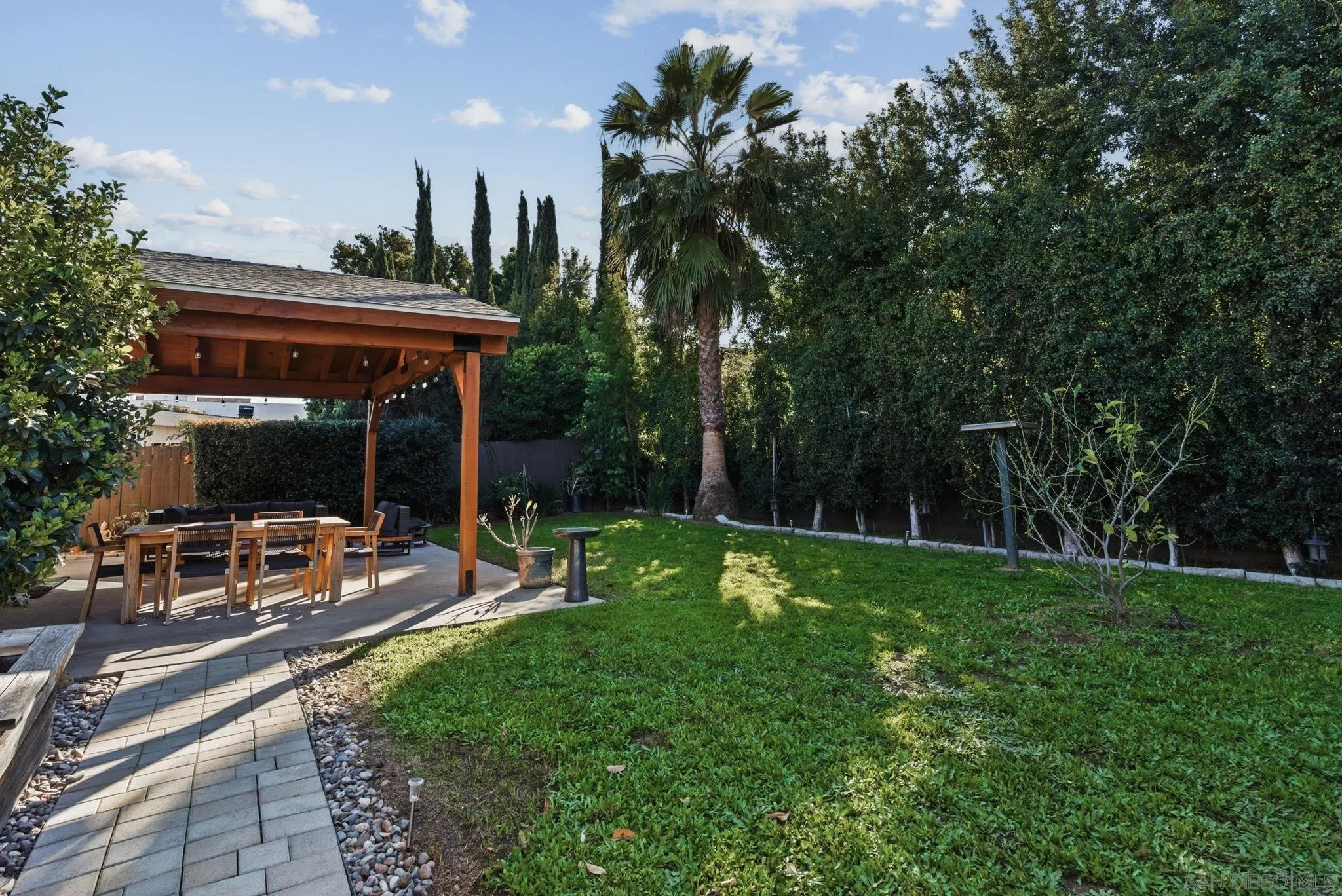 https://cdn.realtyfeed.com/cdn/127/260002585/74d5b48f96db294724be2585f6c436bc.webp