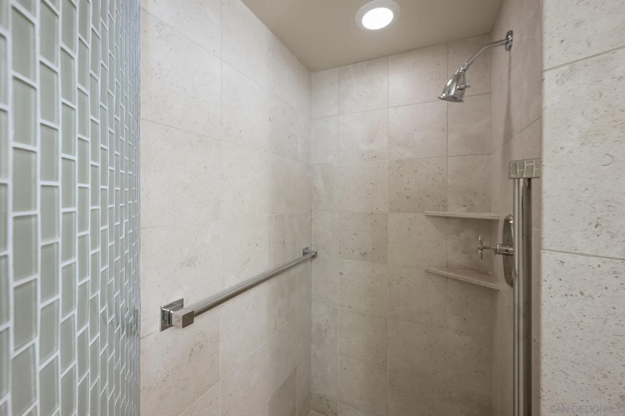 Photo #21: 260002591 Listing: Photo #21