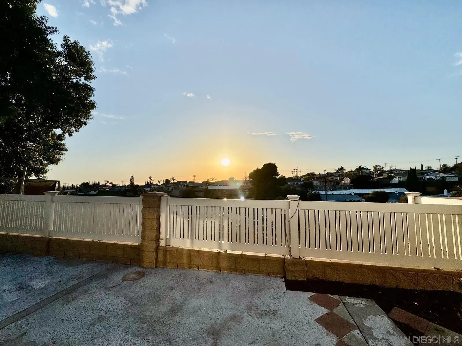 https://cdn.realtyfeed.com/cdn/127/260002594/63de556138ee5f8ff777f2595cae4f0c.webp