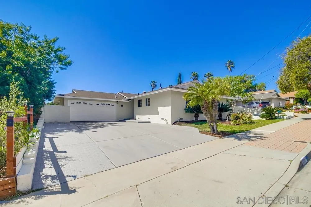 https://cdn.realtyfeed.com/cdn/127/260002594/aaad6ebe348747c3623aace0377cda24.webp