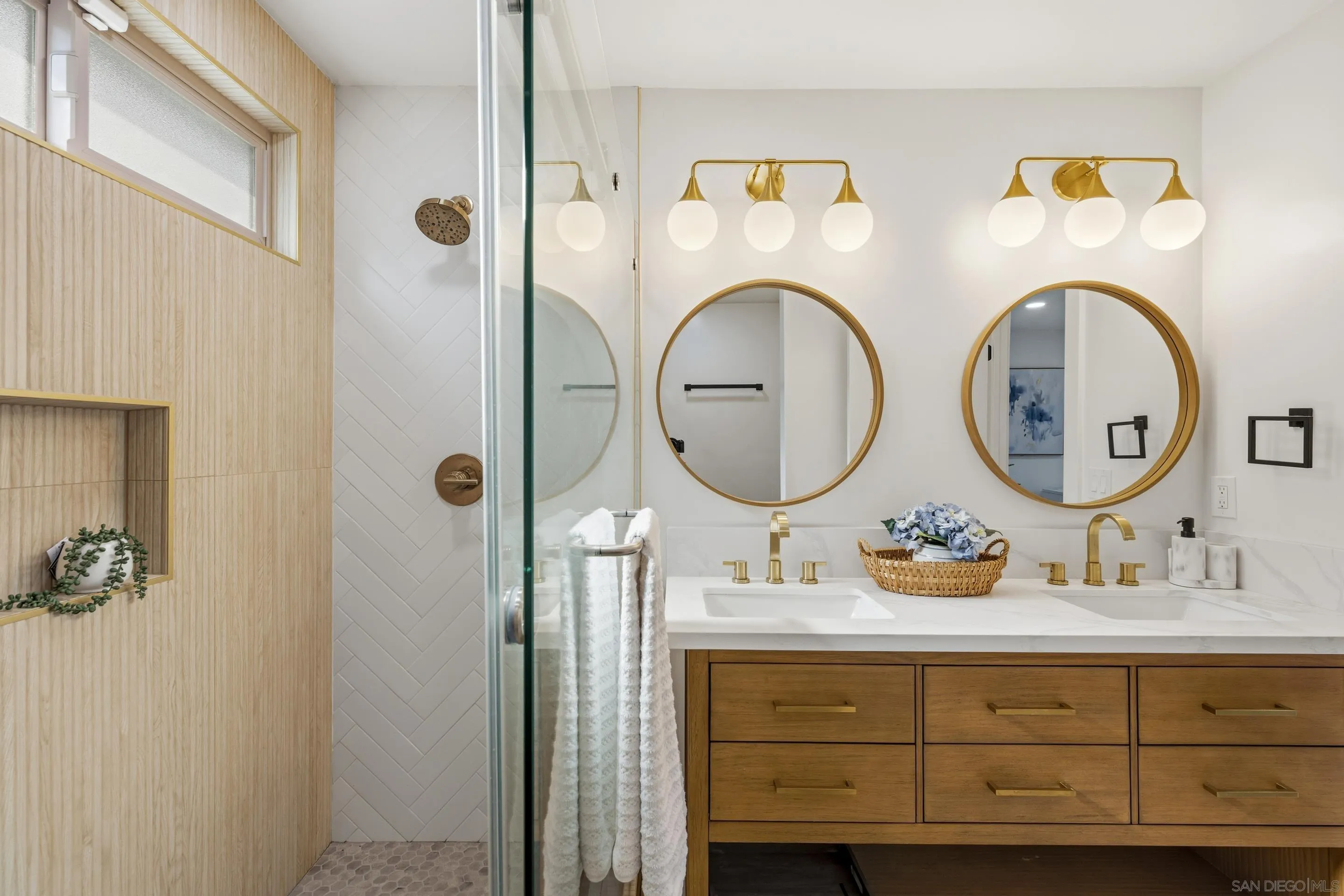 https://cdn.realtyfeed.com/cdn/127/260002597/46d50120445803954f82343f5b336eb4.webp