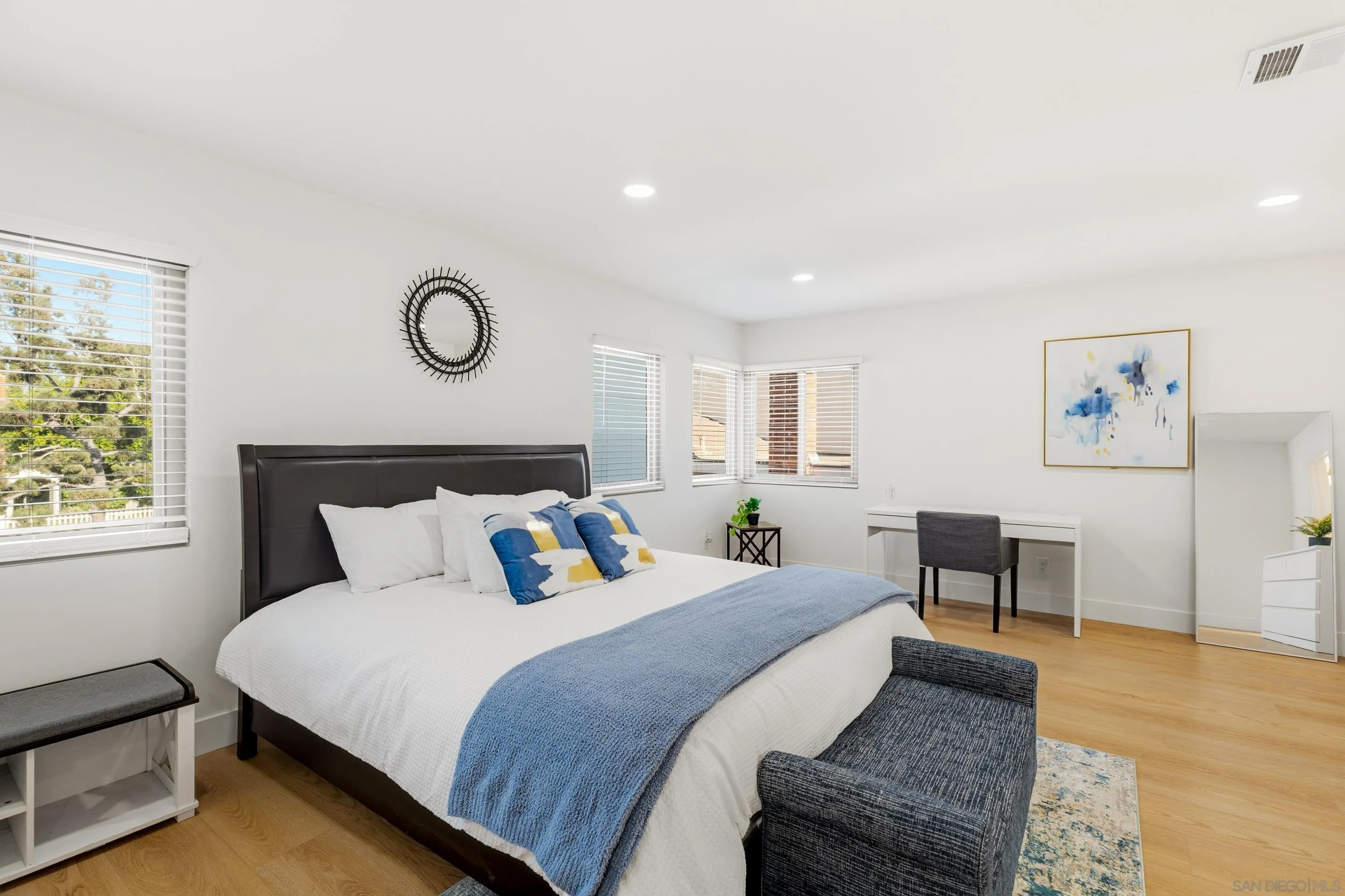 https://cdn.realtyfeed.com/cdn/127/260002597/b52443f76191a6442aaeb8633bad9459.webp