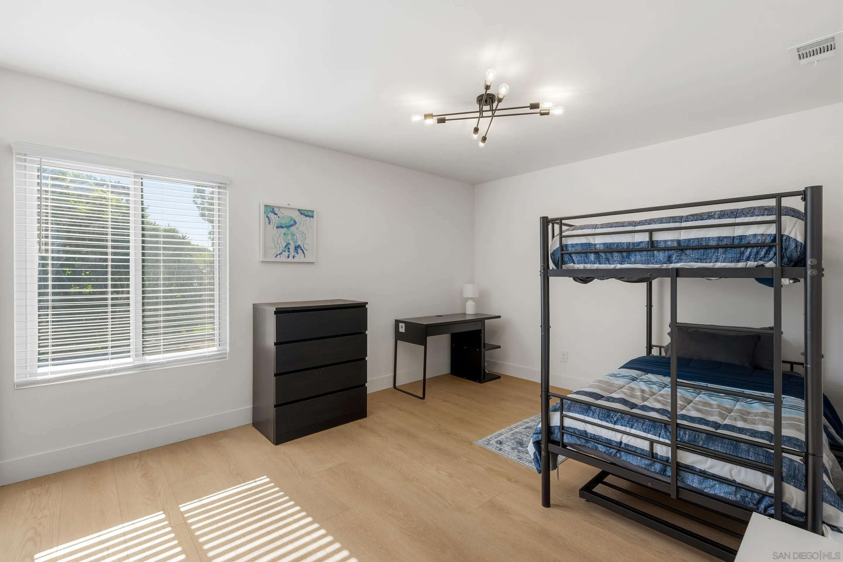 https://cdn.realtyfeed.com/cdn/127/260002597/bbfa11395c9044034901dcd14c17b3d5.webp