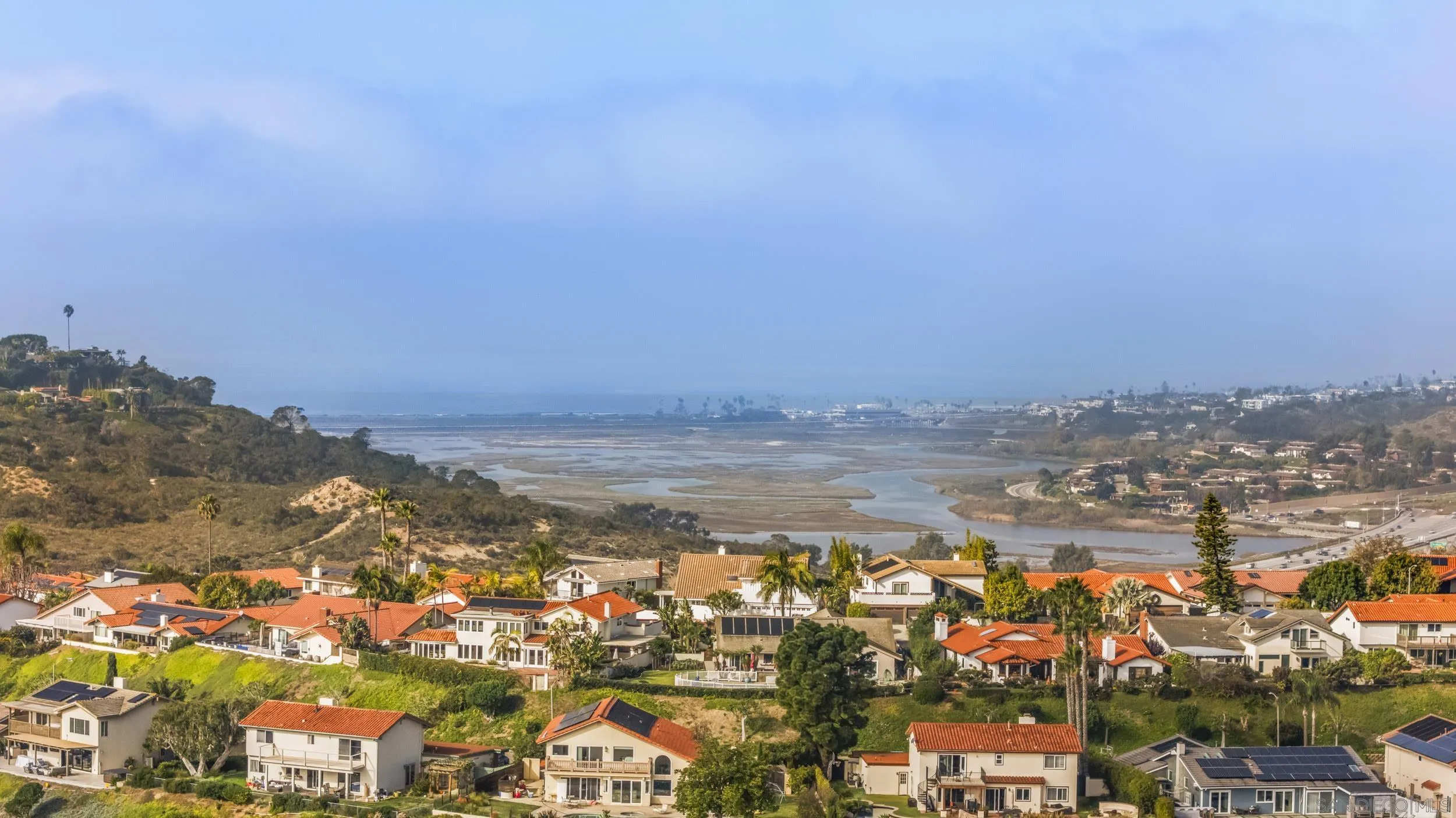 https://cdn.realtyfeed.com/cdn/127/260002598/253d81f9ad249c4873dbb6a84a74f8c3.webp