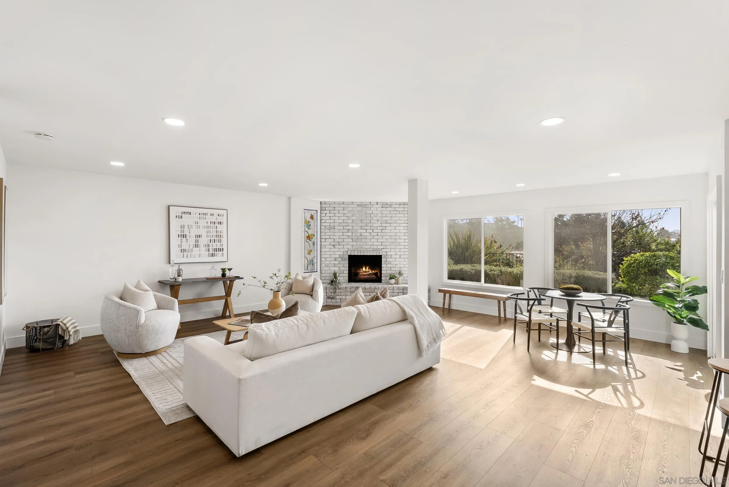 https://cdn.realtyfeed.com/cdn/127/260002598/35d614550d560c61938402ddfc8d4695.webp