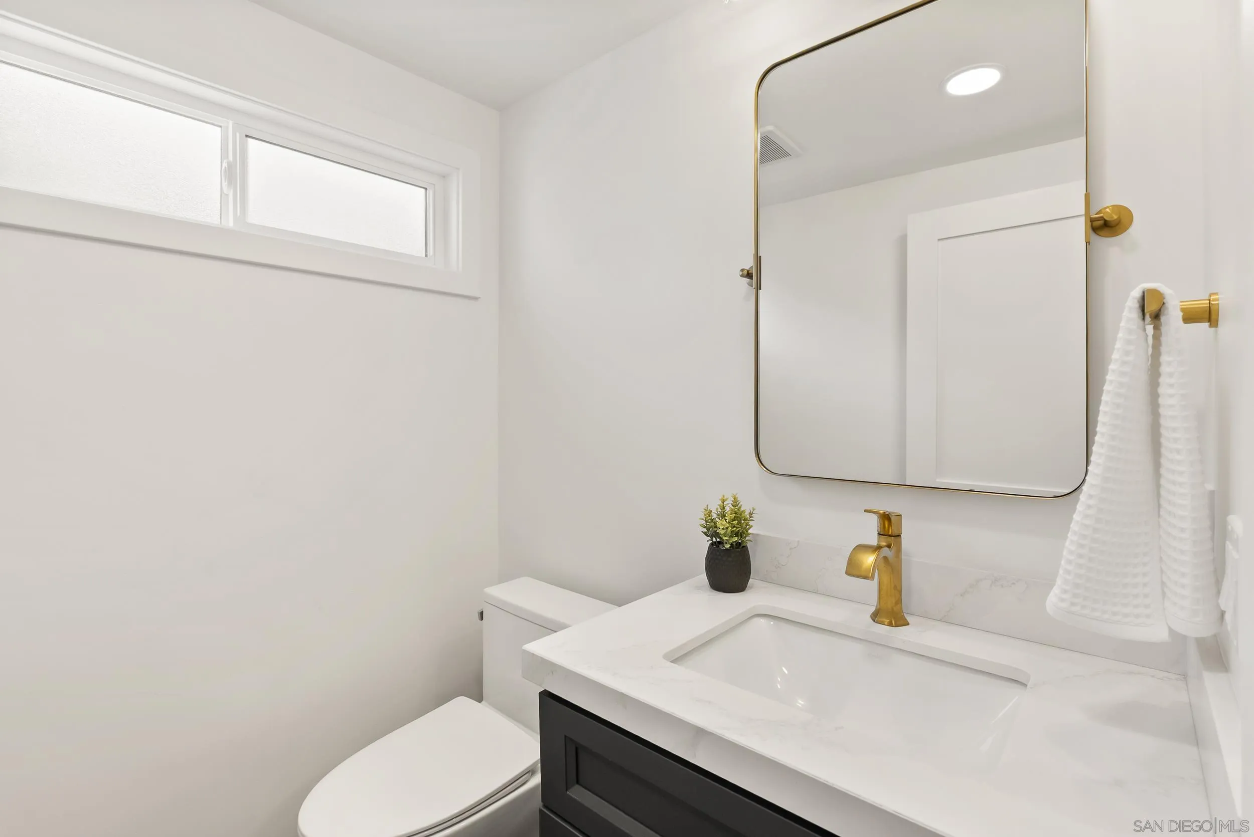 https://cdn.realtyfeed.com/cdn/127/260002598/487c4ad4b7bd9ba38d57b599160243ee.webp