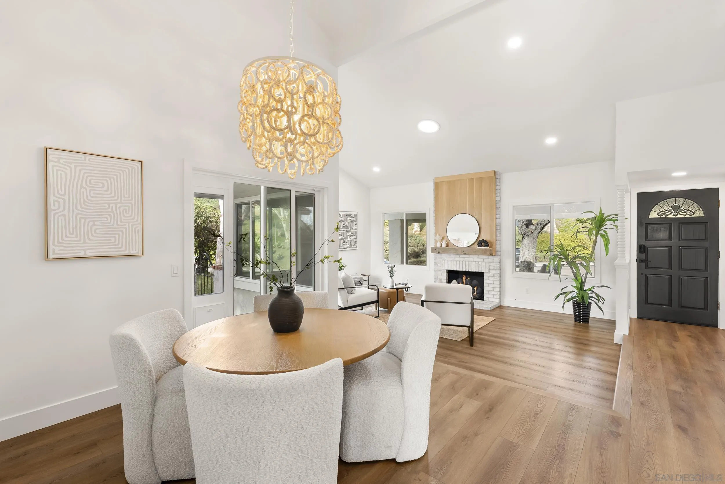 https://cdn.realtyfeed.com/cdn/127/260002598/8354b5269085524286993089f91f7bdf.webp