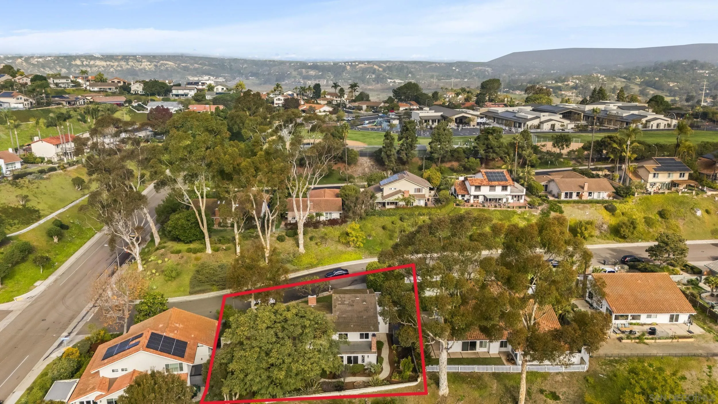 https://cdn.realtyfeed.com/cdn/127/260002598/fd316f28659036a8500f08be6fff499d.webp