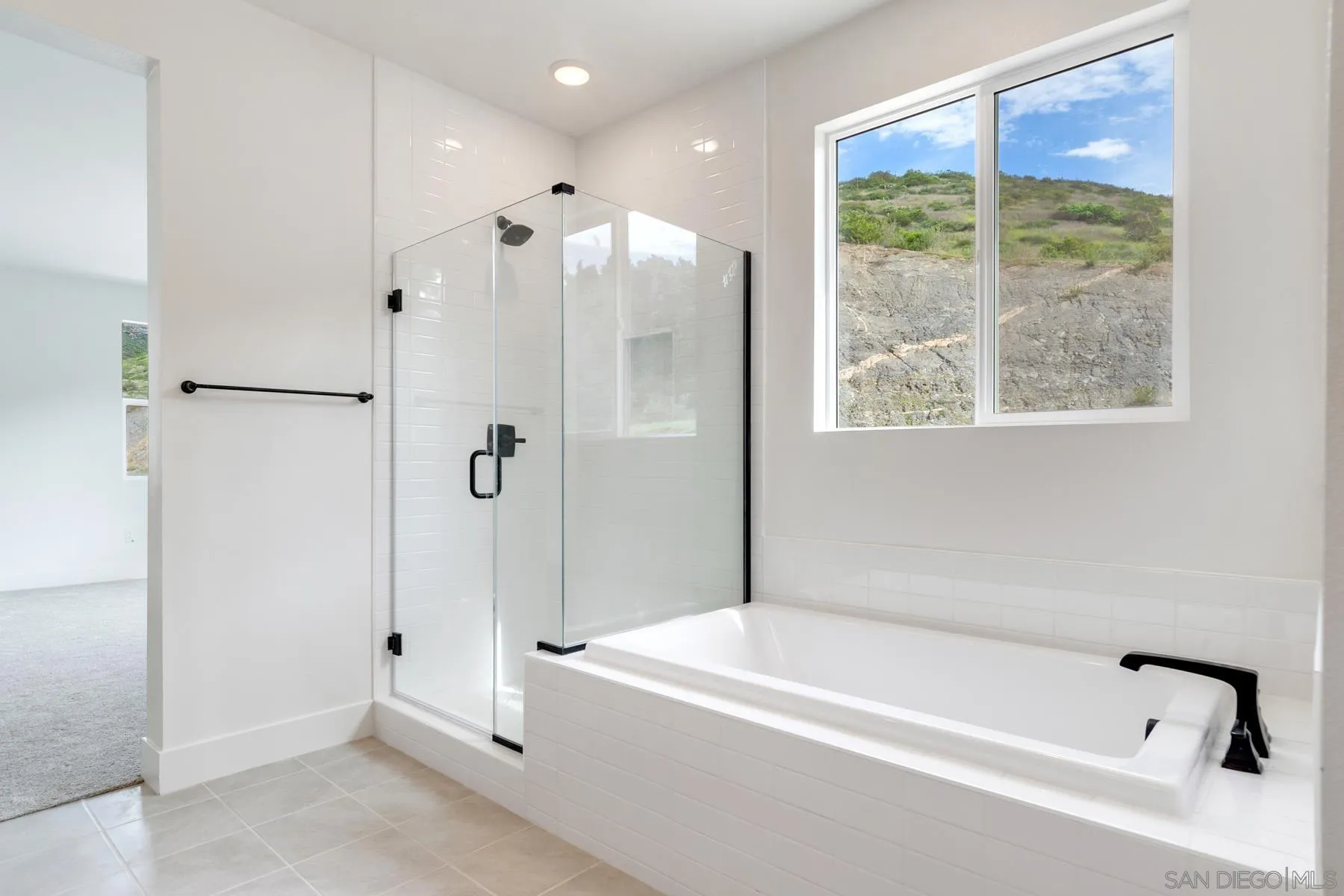 https://cdn.realtyfeed.com/cdn/127/260002601/8c14e293d12204853bf360c034453b8e.webp