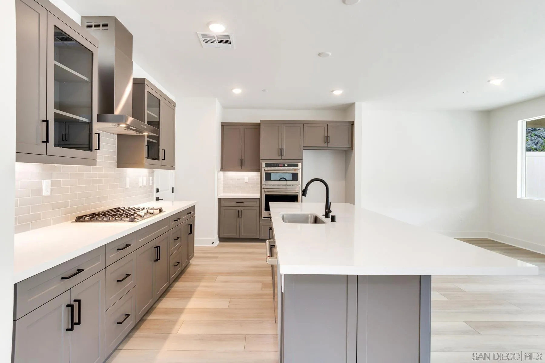 https://cdn.realtyfeed.com/cdn/127/260002601/be0de0470bd12ae4286899da0c54985f.webp