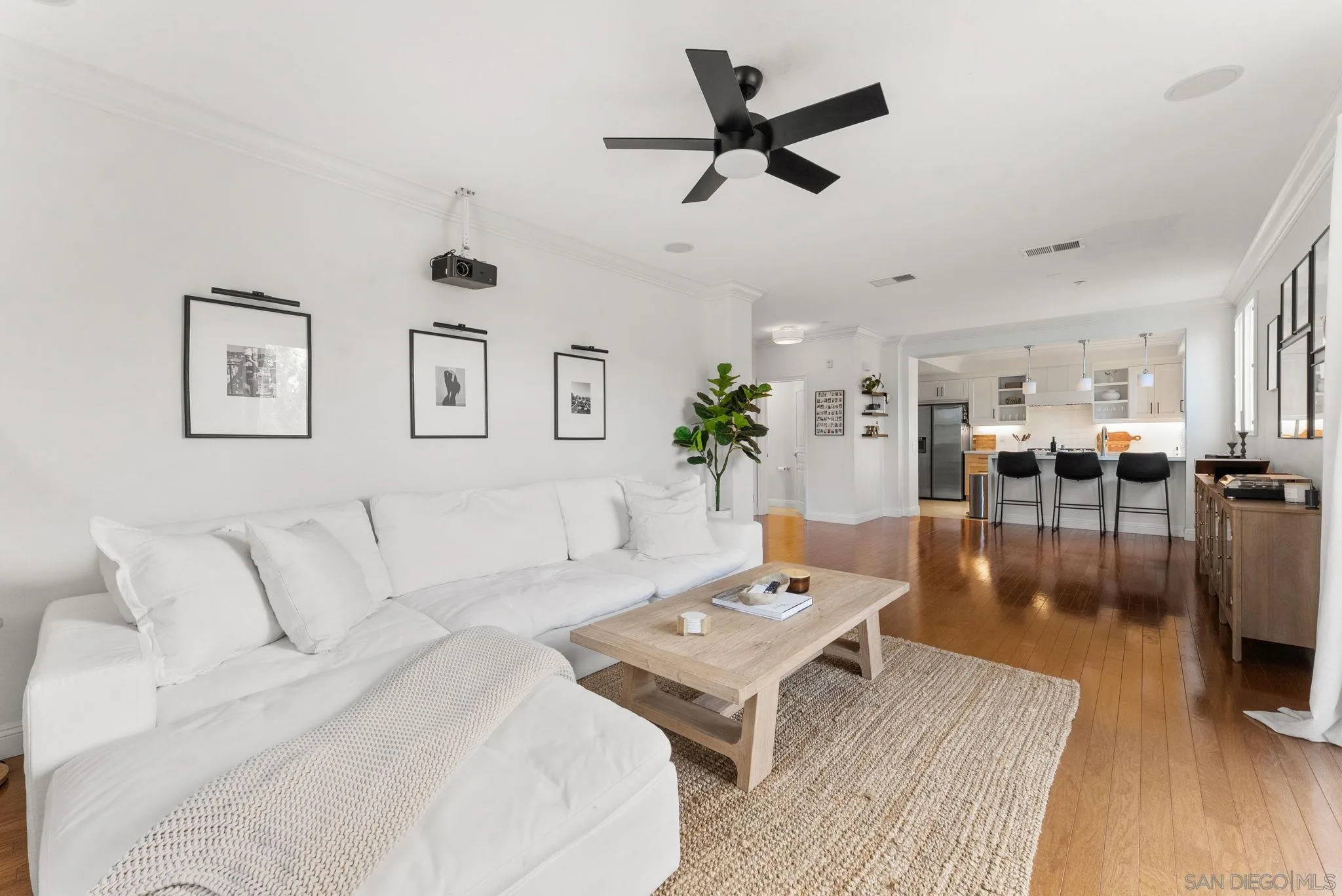 https://cdn.realtyfeed.com/cdn/127/260002604/3572a8087b10d16c90fbbc6195d91658.webp