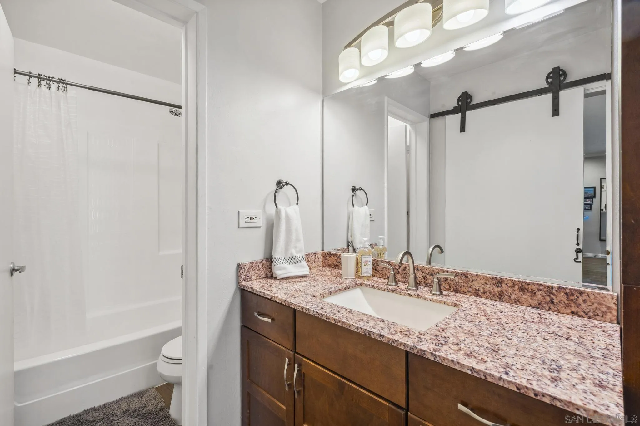 https://cdn.realtyfeed.com/cdn/127/260002606/011600a627266ccbe3e222d127eaf11b.webp