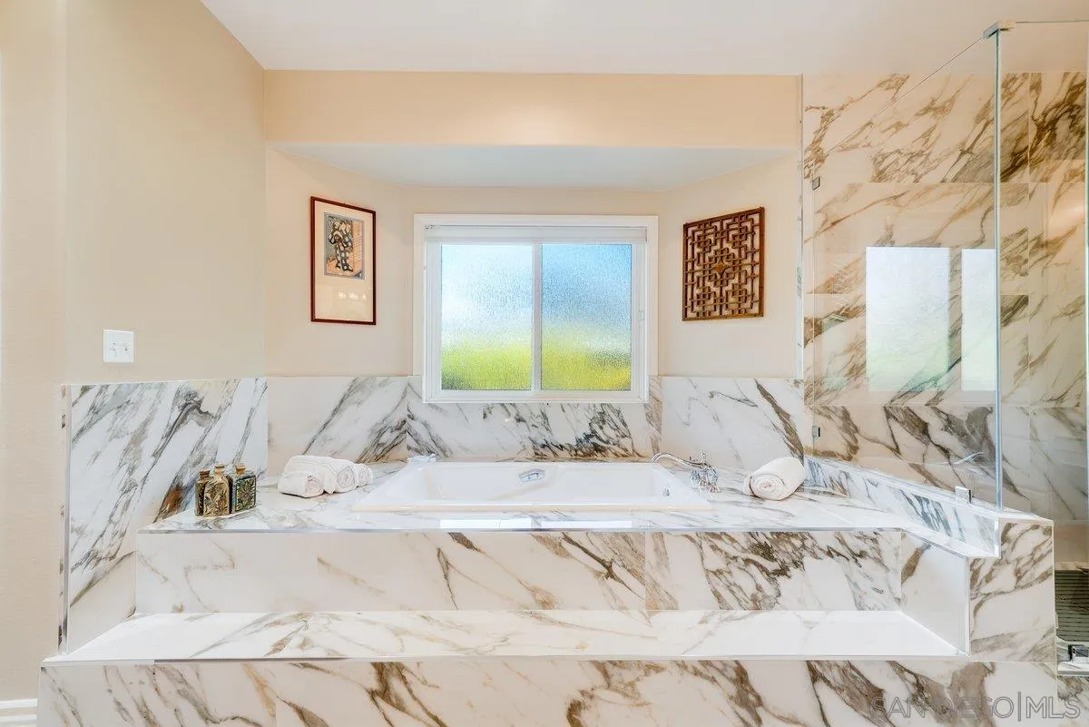https://cdn.realtyfeed.com/cdn/127/260002608/0b847f03f9a5294cac679f30ce066b4c.webp