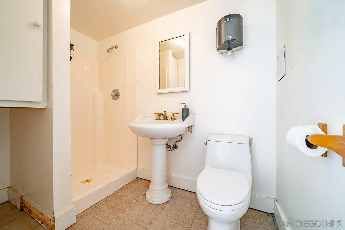 https://cdn.realtyfeed.com/cdn/127/260002608/1280f8e8d8ef9b3f944a6b449aa0a918.webp