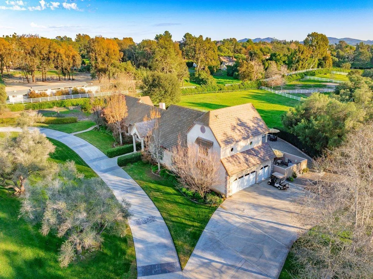 https://cdn.realtyfeed.com/cdn/127/260002608/212bece2a3e8c0fdad4c98f3b7f10040.webp