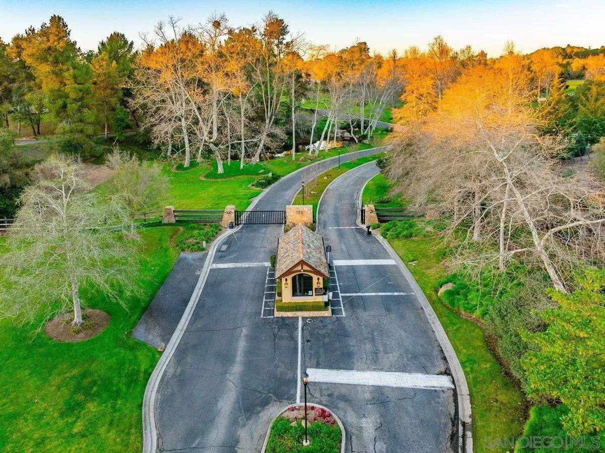 https://cdn.realtyfeed.com/cdn/127/260002608/70b73ec031d1bde5cdd6346ac3a6361c.webp