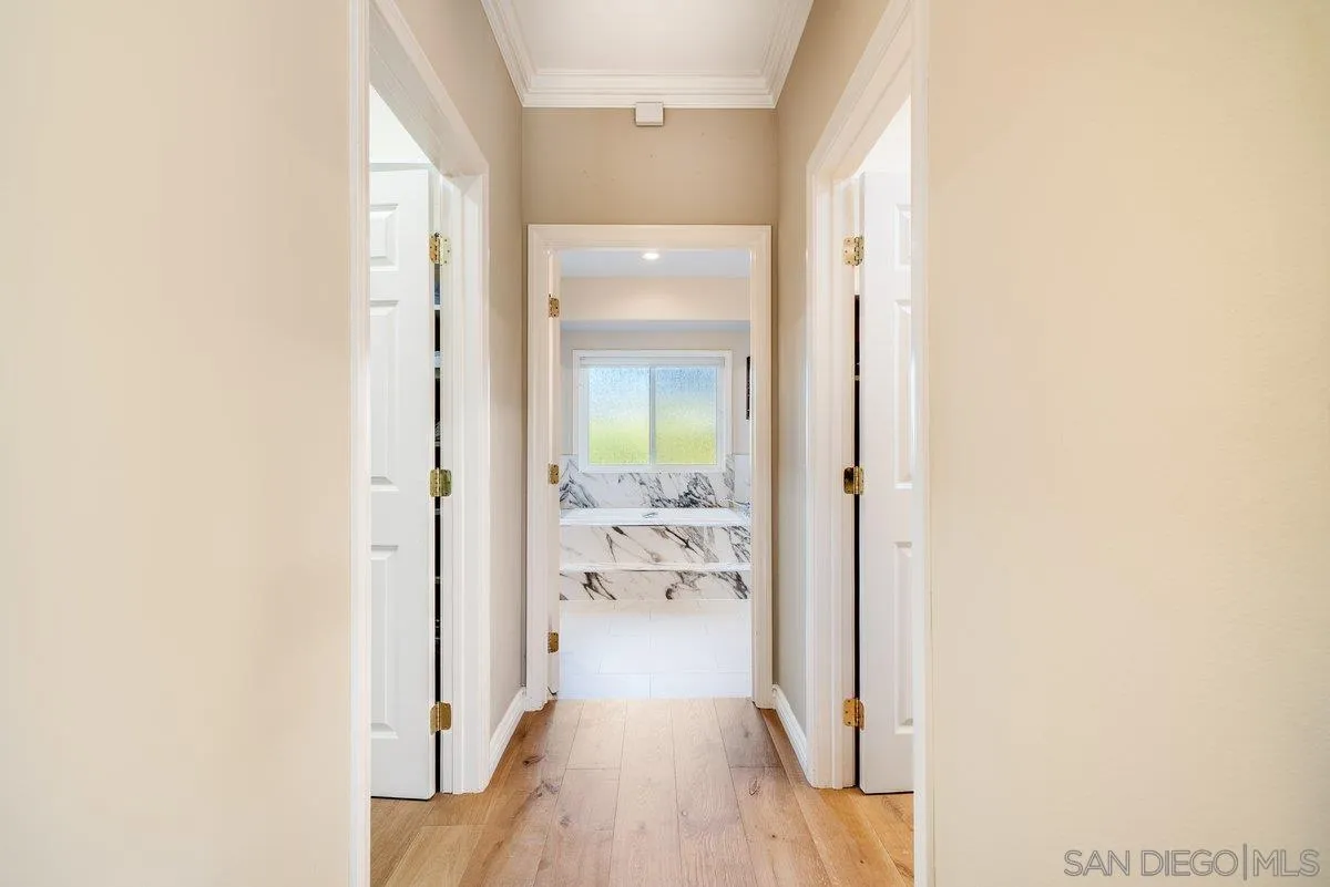 https://cdn.realtyfeed.com/cdn/127/260002608/94ba800b38d3623582a4ee288526ff66.webp