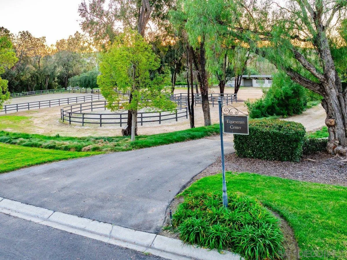 https://cdn.realtyfeed.com/cdn/127/260002608/e8ecfc128d1c3af6a75a13fc055ec1c6.webp