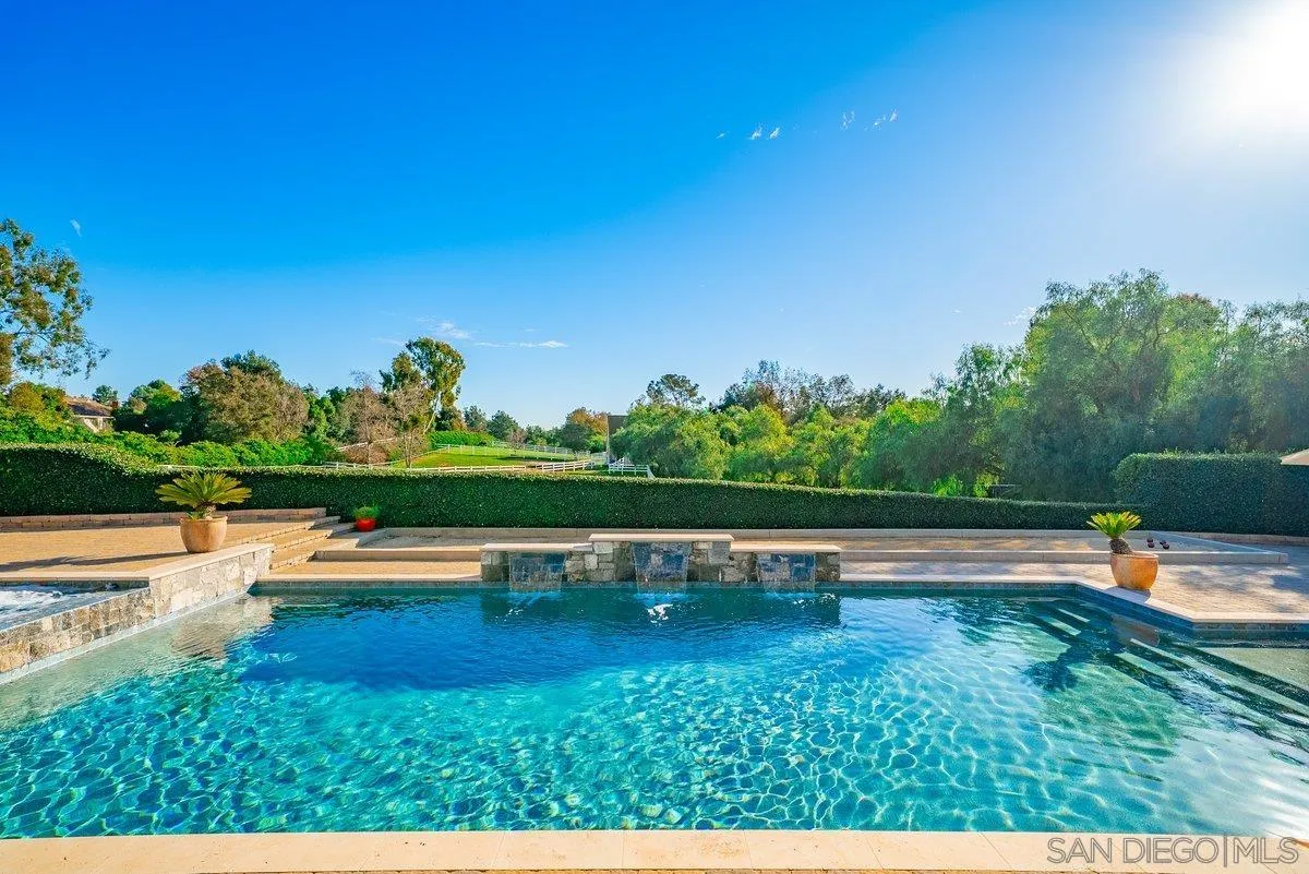 https://cdn.realtyfeed.com/cdn/127/260002608/fc8551b22d28298843ce1656356cb97b.webp