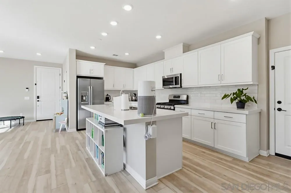 https://cdn.realtyfeed.com/cdn/127/260002609/add268c7dc12c40f5f4bdb3b1b470770.webp