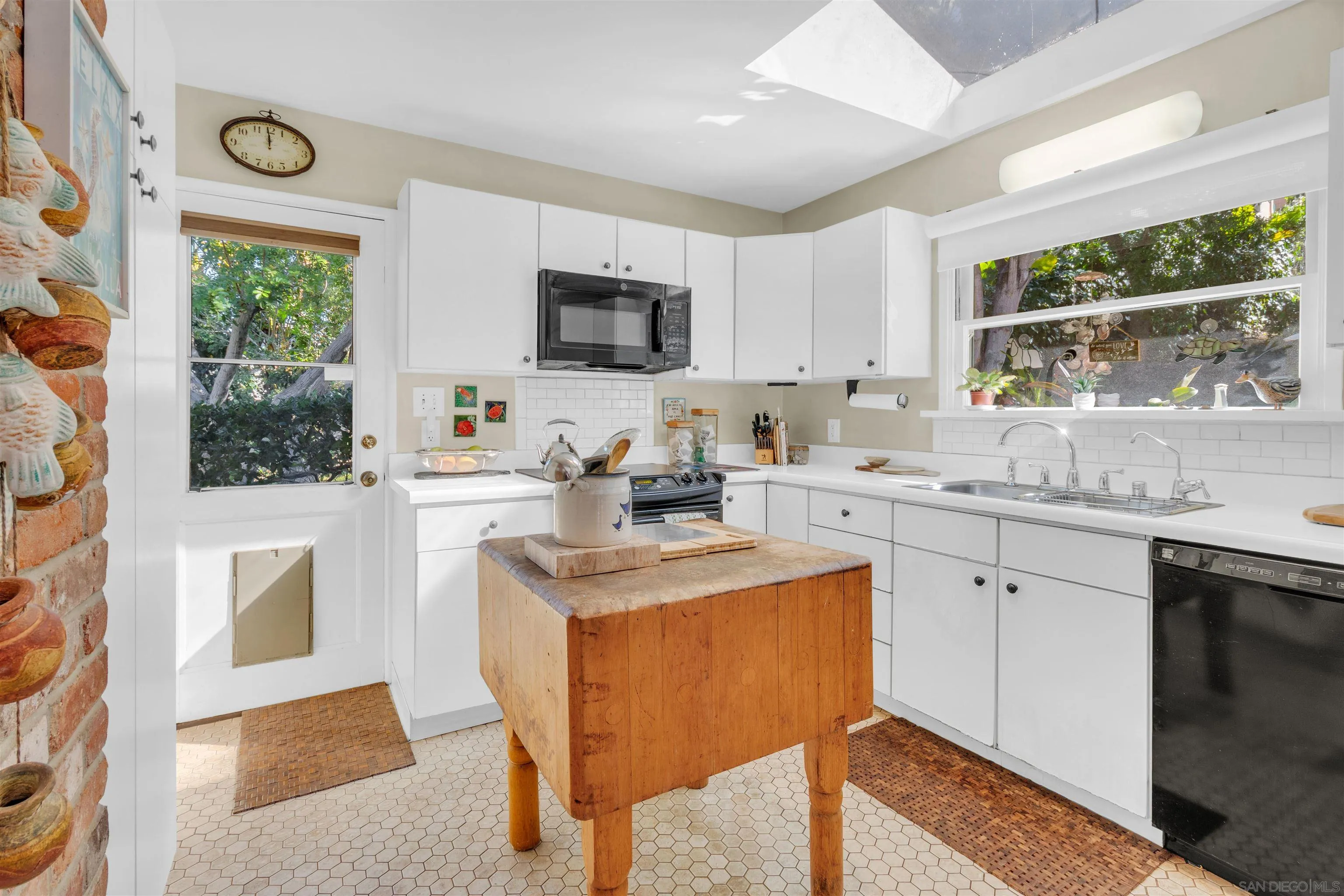 https://cdn.realtyfeed.com/cdn/127/260002610/1872576cd4224a1ec6a82032cc71526d.webp