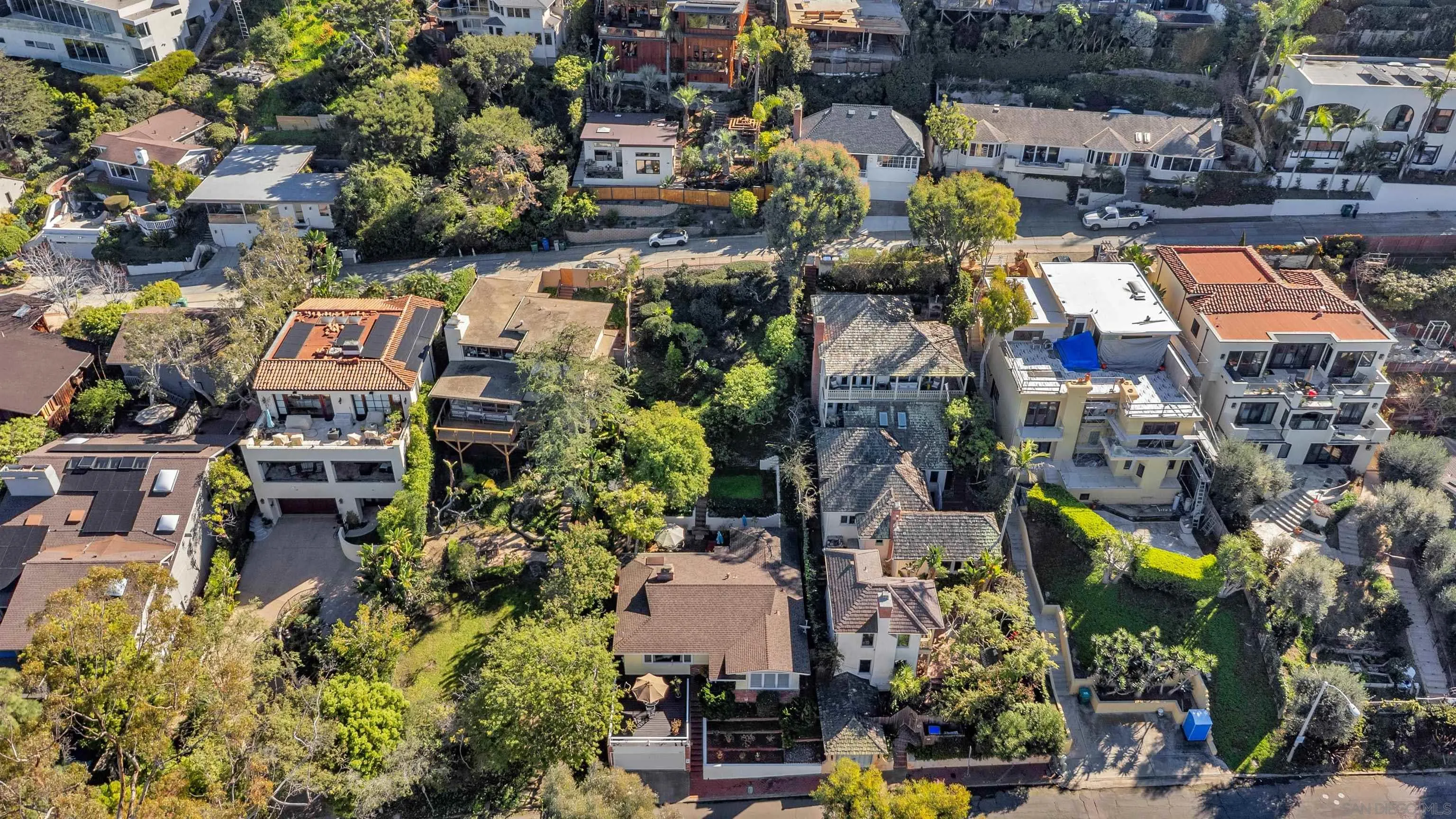 https://cdn.realtyfeed.com/cdn/127/260002610/81eed69cf599f1b40102606f76901f07.webp