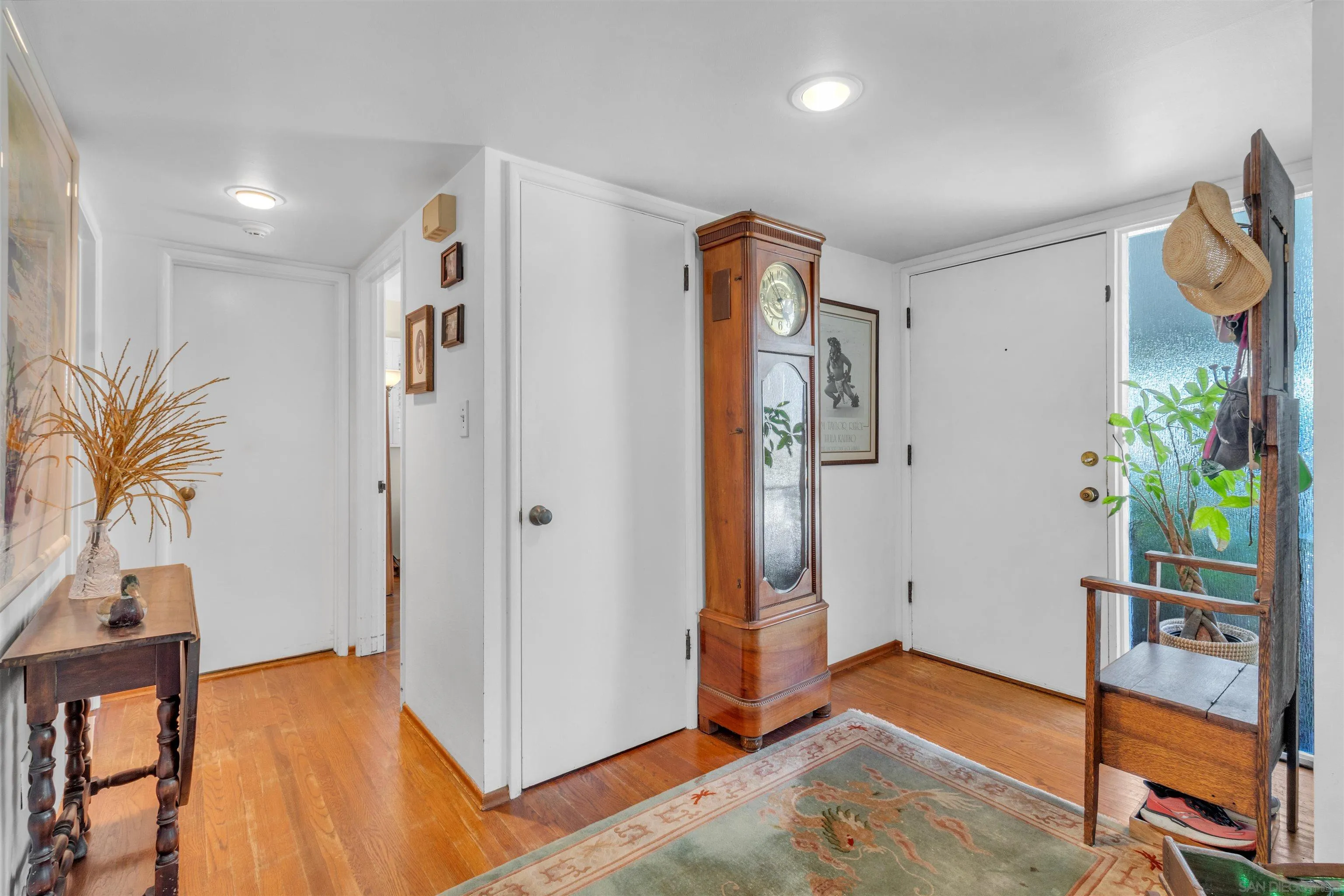 https://cdn.realtyfeed.com/cdn/127/260002610/9f6182f50a940d255534d5892cd4aa39.webp