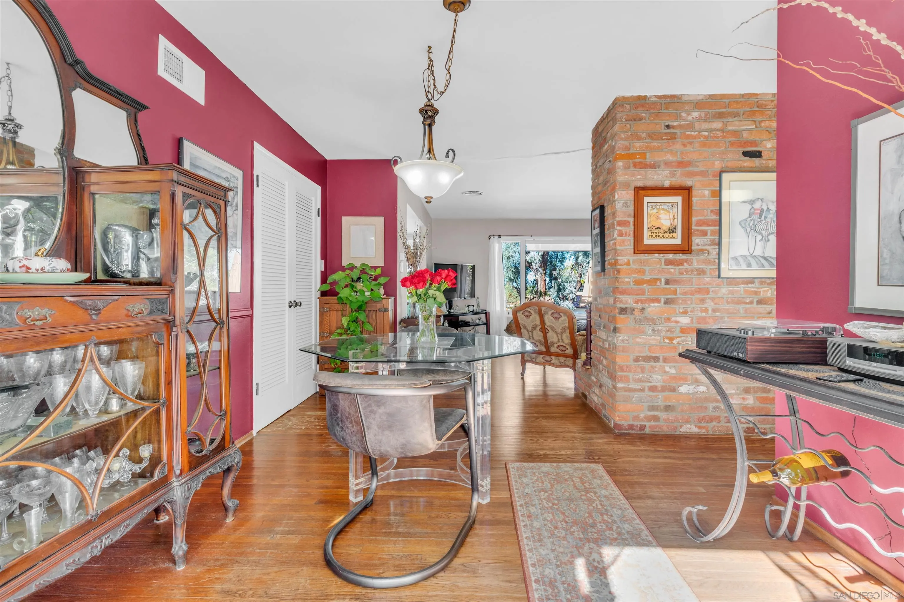 https://cdn.realtyfeed.com/cdn/127/260002610/c30f1e83c43fb131c091e875ab10ff7c.webp