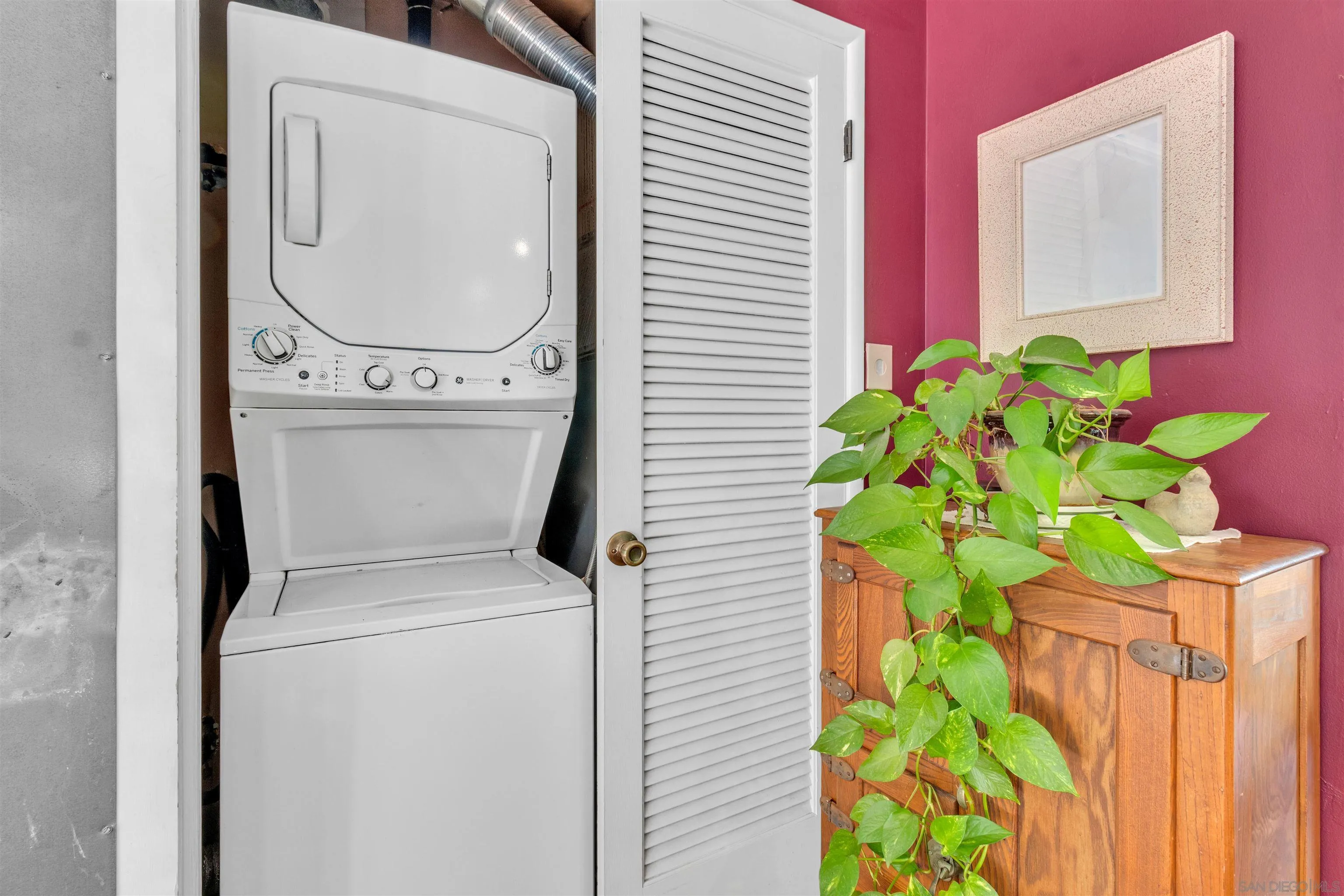 https://cdn.realtyfeed.com/cdn/127/260002610/ec3b15a1c197a810efe878f0c57c1dac.webp
