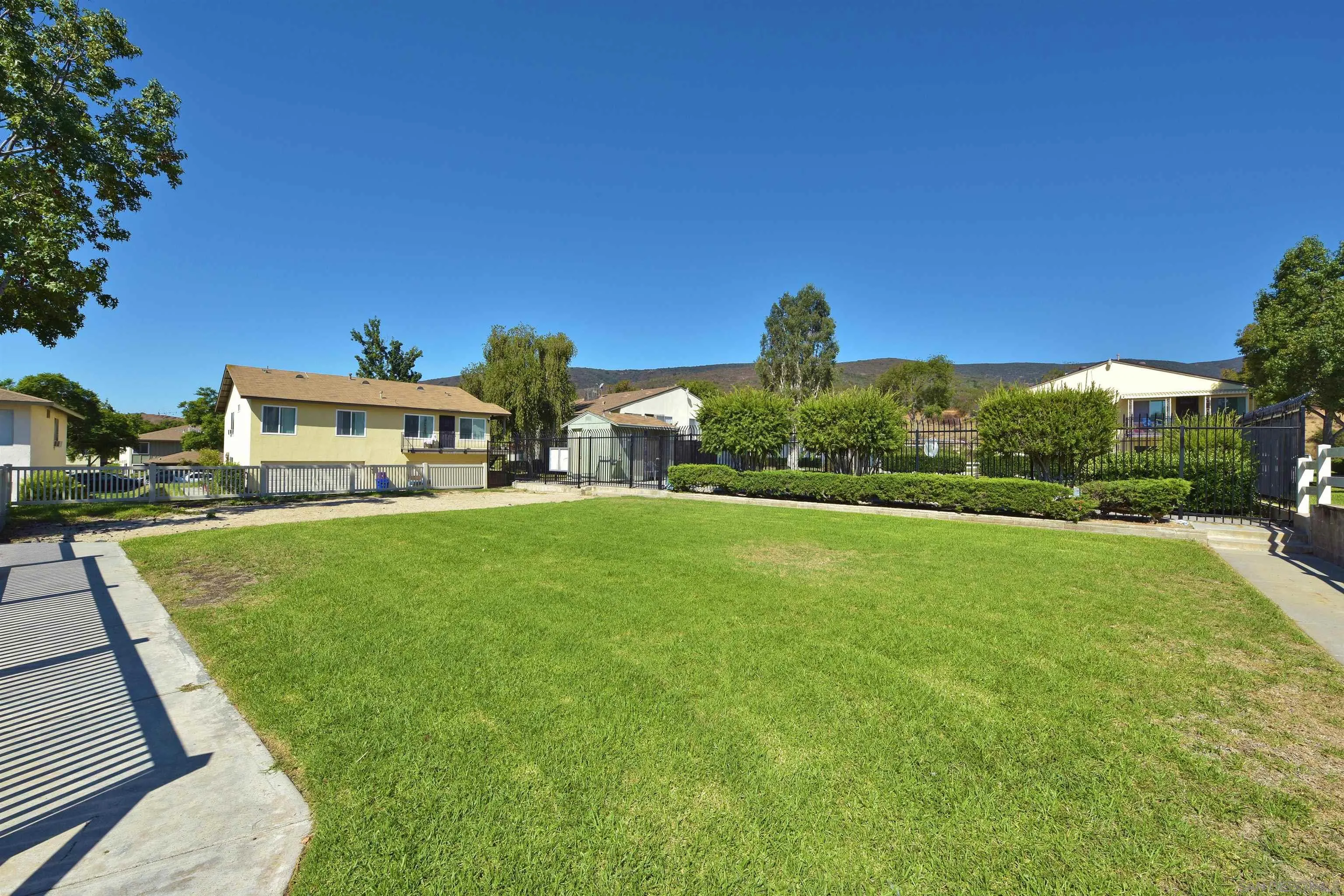 https://cdn.realtyfeed.com/cdn/127/260002613/c621959b51d893f1fe36be8b81c5f4f7.webp