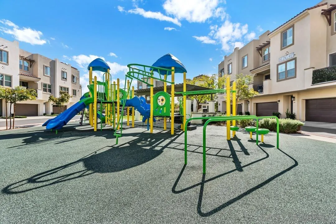 https://cdn.realtyfeed.com/cdn/127/260002618/51ce2f93b63e1759b86d8a302f0a5127.webp