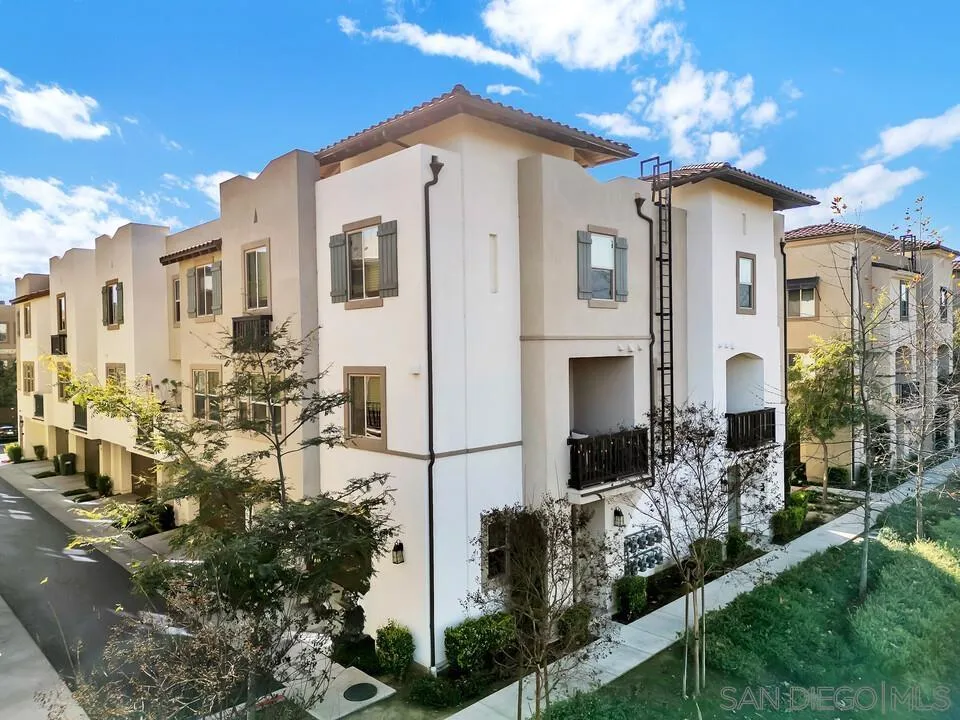 https://cdn.realtyfeed.com/cdn/127/260002618/70b03eeeabe1245b773684b5cdb98d1d.webp