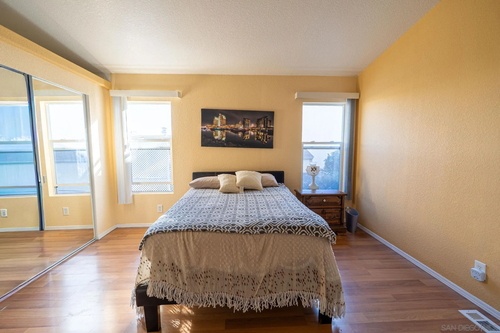 https://cdn.realtyfeed.com/cdn/127/260002623/2661c9645d652ad0dd18b75f9adbe56c.webp