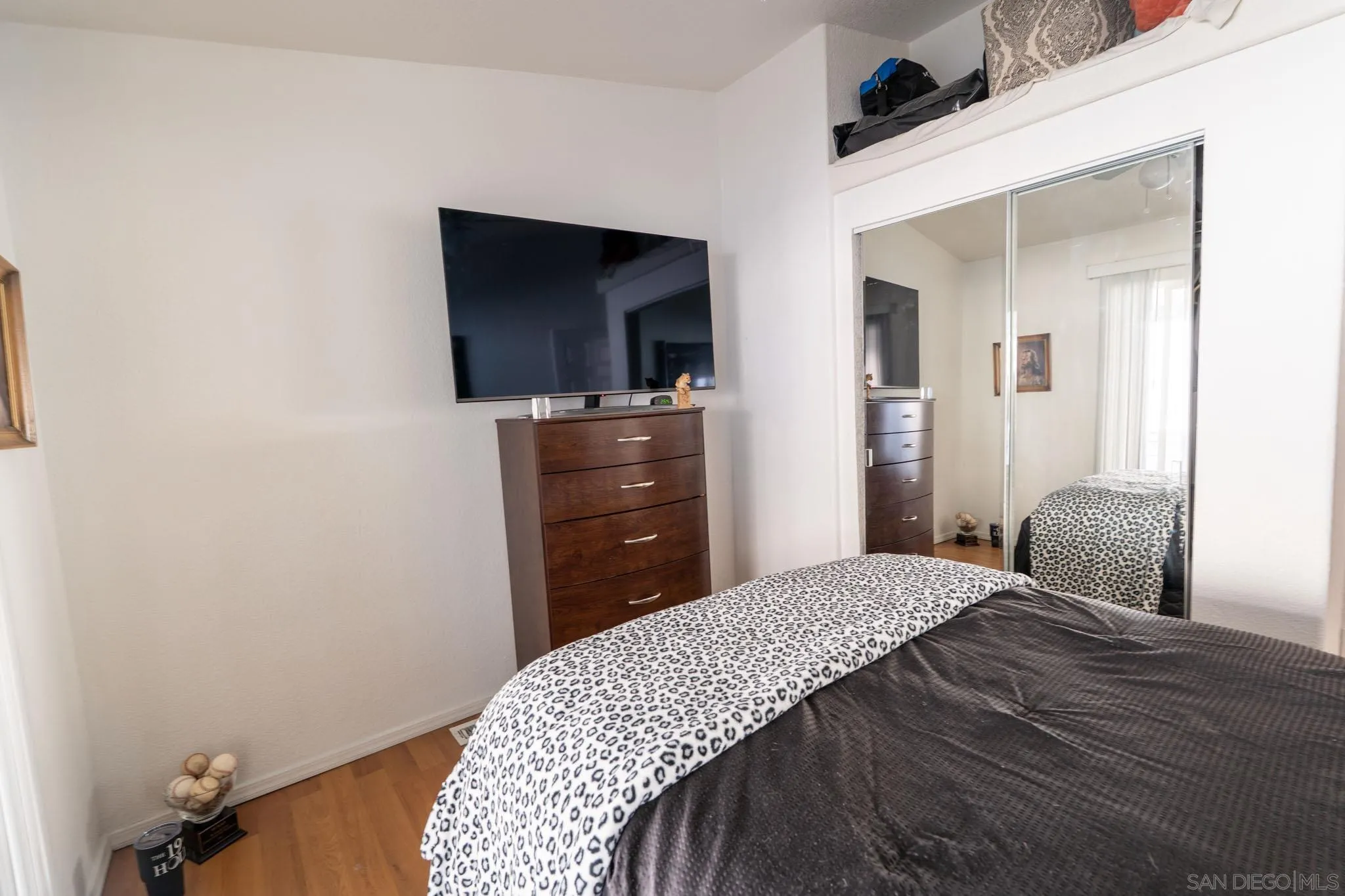 https://cdn.realtyfeed.com/cdn/127/260002623/6586f595c46fdf798088052a7e4c35b9.webp