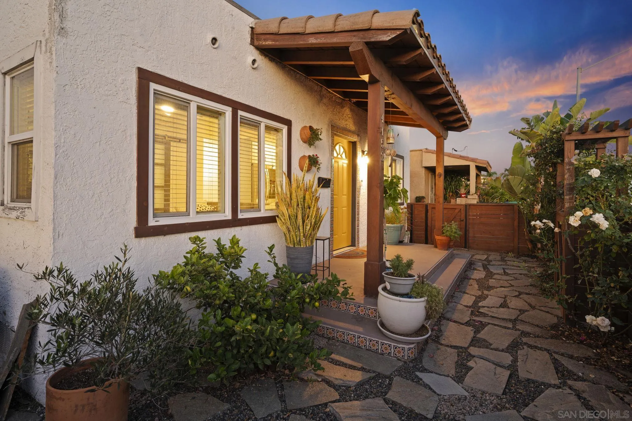 https://cdn.realtyfeed.com/cdn/127/260002632/2c9d1c2aa15e89eaa80196ee2d52d52b.webp