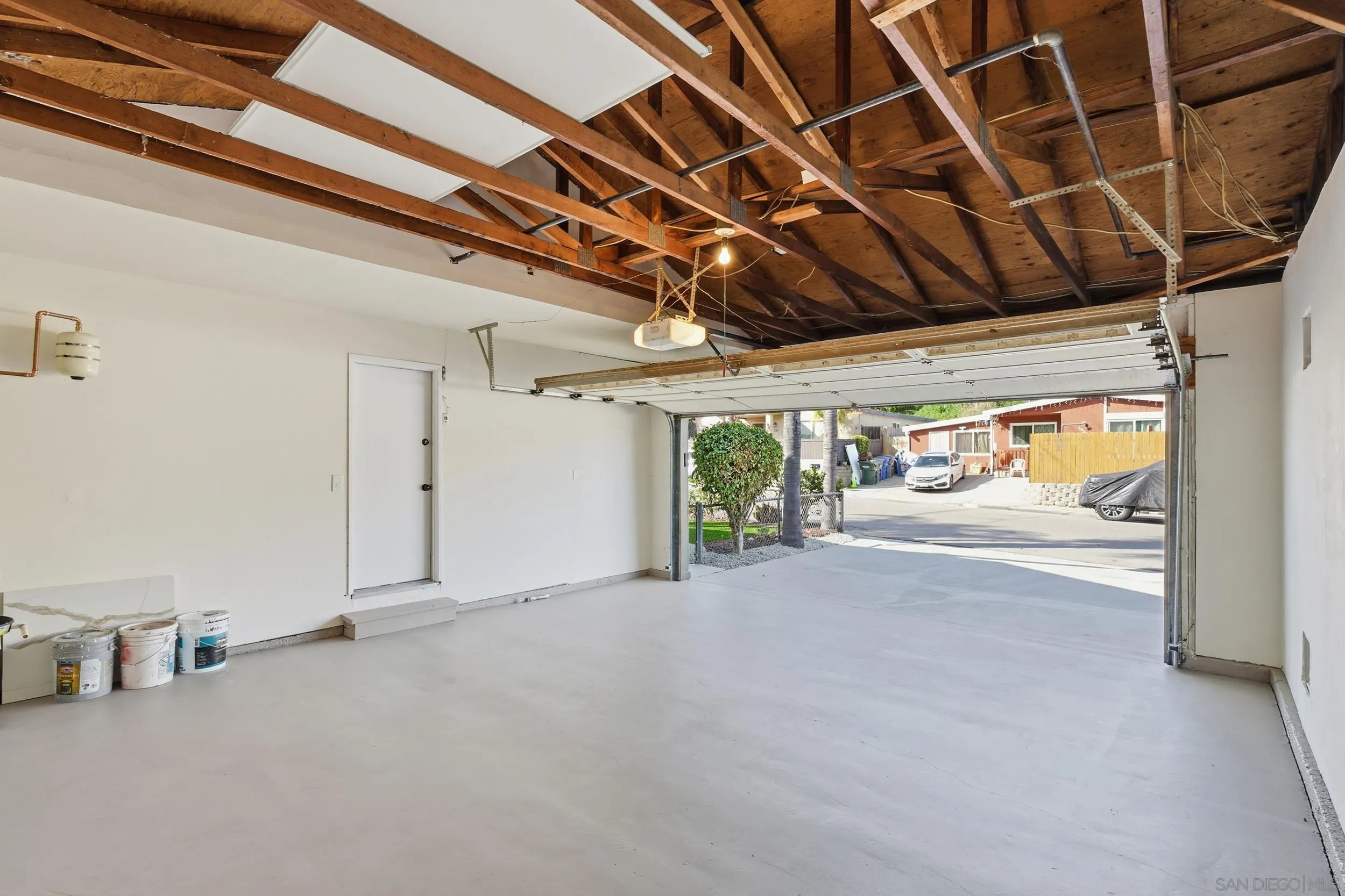 https://cdn.realtyfeed.com/cdn/127/260002640/233ae69553fe0c00dedf81d197174b6b.webp