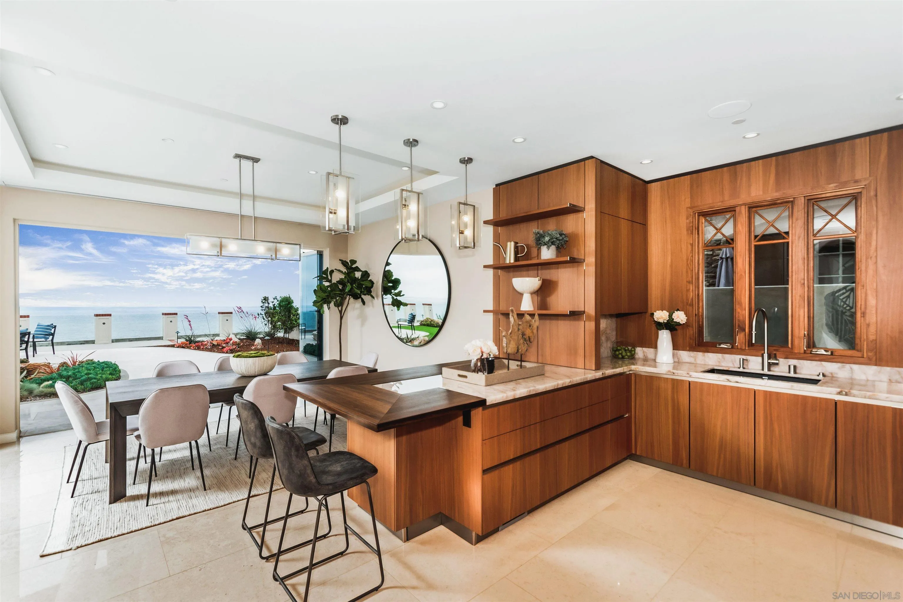 https://cdn.realtyfeed.com/cdn/127/260002642/1d9f53f293962da26543c702e5c8083f.webp