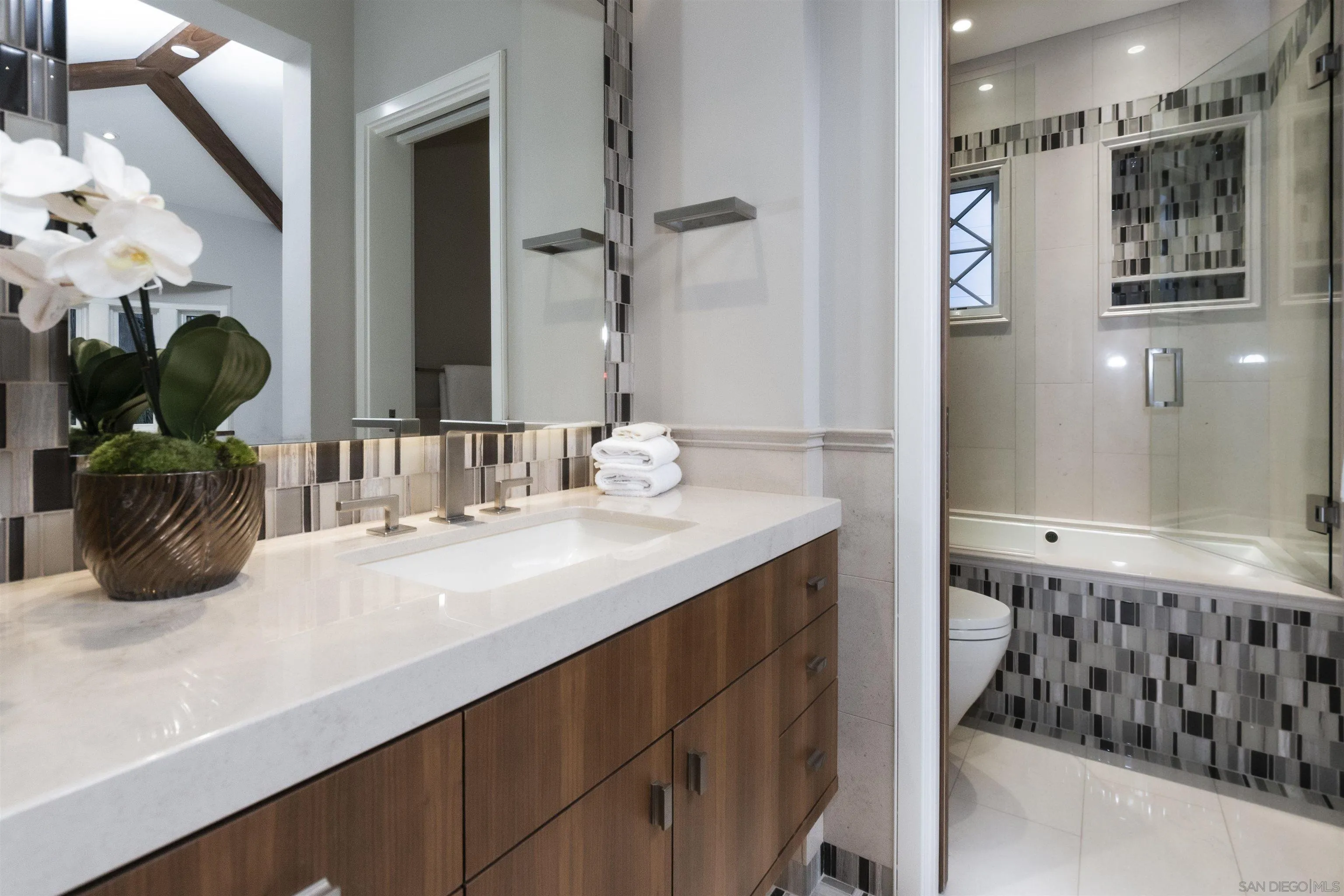 https://cdn.realtyfeed.com/cdn/127/260002642/65117d6ab67f42ce5c88018dc9b4fd44.webp