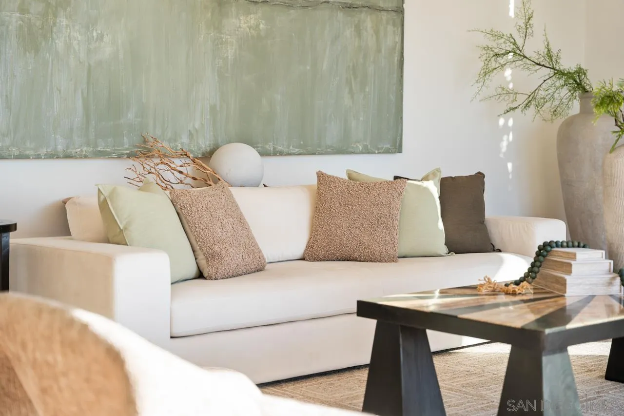 https://cdn.realtyfeed.com/cdn/127/260002643/31f595117d168fee86848cc7efcca28f.webp
