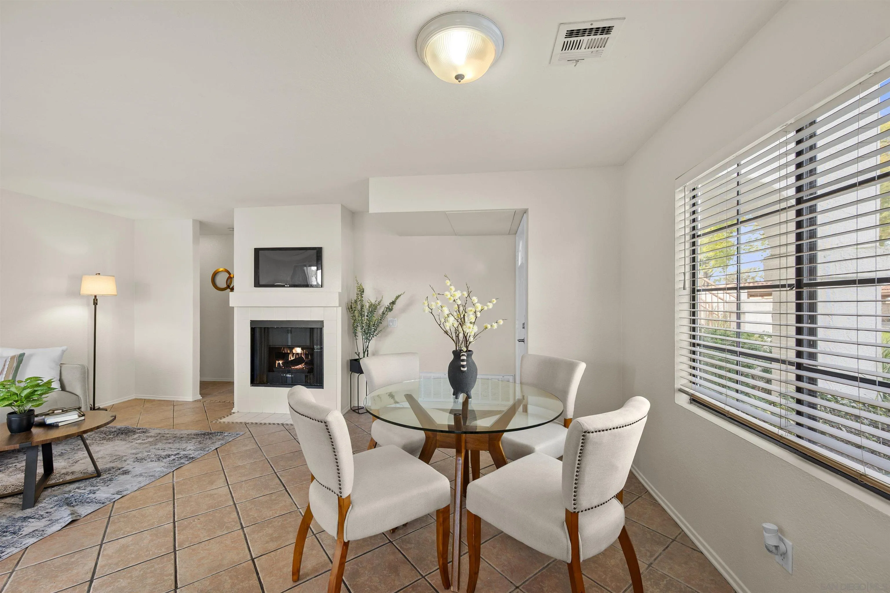 https://cdn.realtyfeed.com/cdn/127/260002651/1d96675f4c1ab929ea8e0669a8bdd006.webp