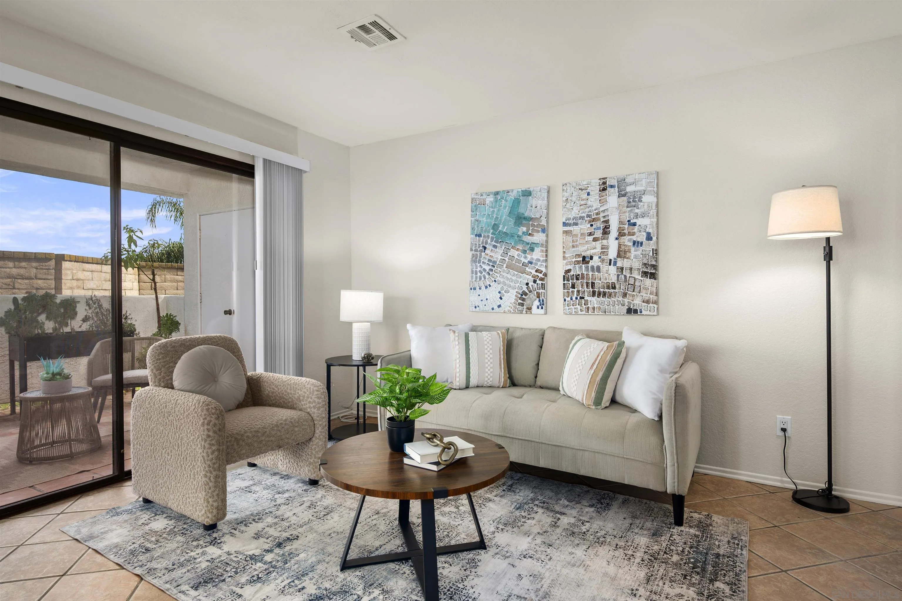 https://cdn.realtyfeed.com/cdn/127/260002651/56a45814ea2c408fa9f5a27c6979815b.webp